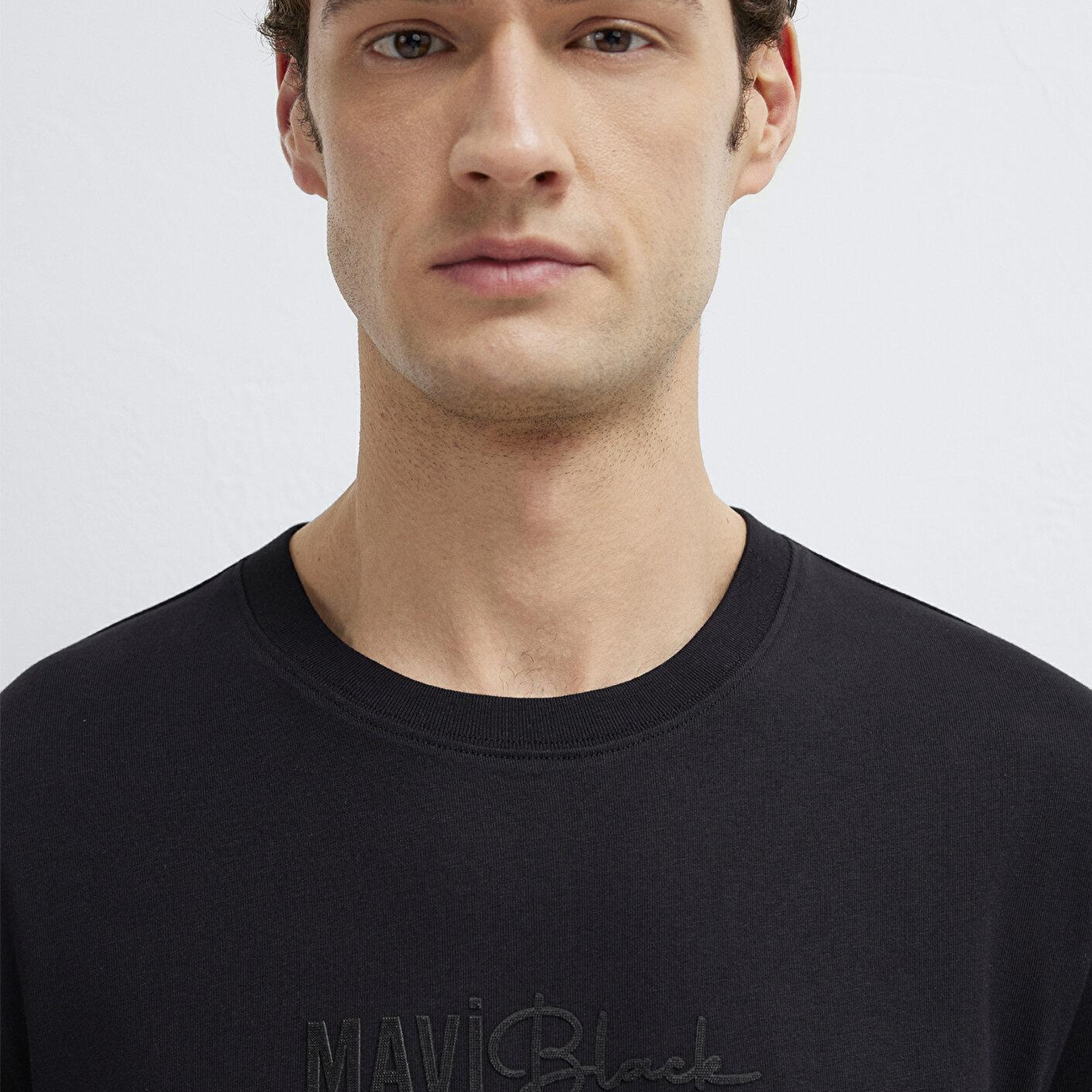 Mavi Siyah Tişört Regular Fit / Normal Kesim 0613672-900