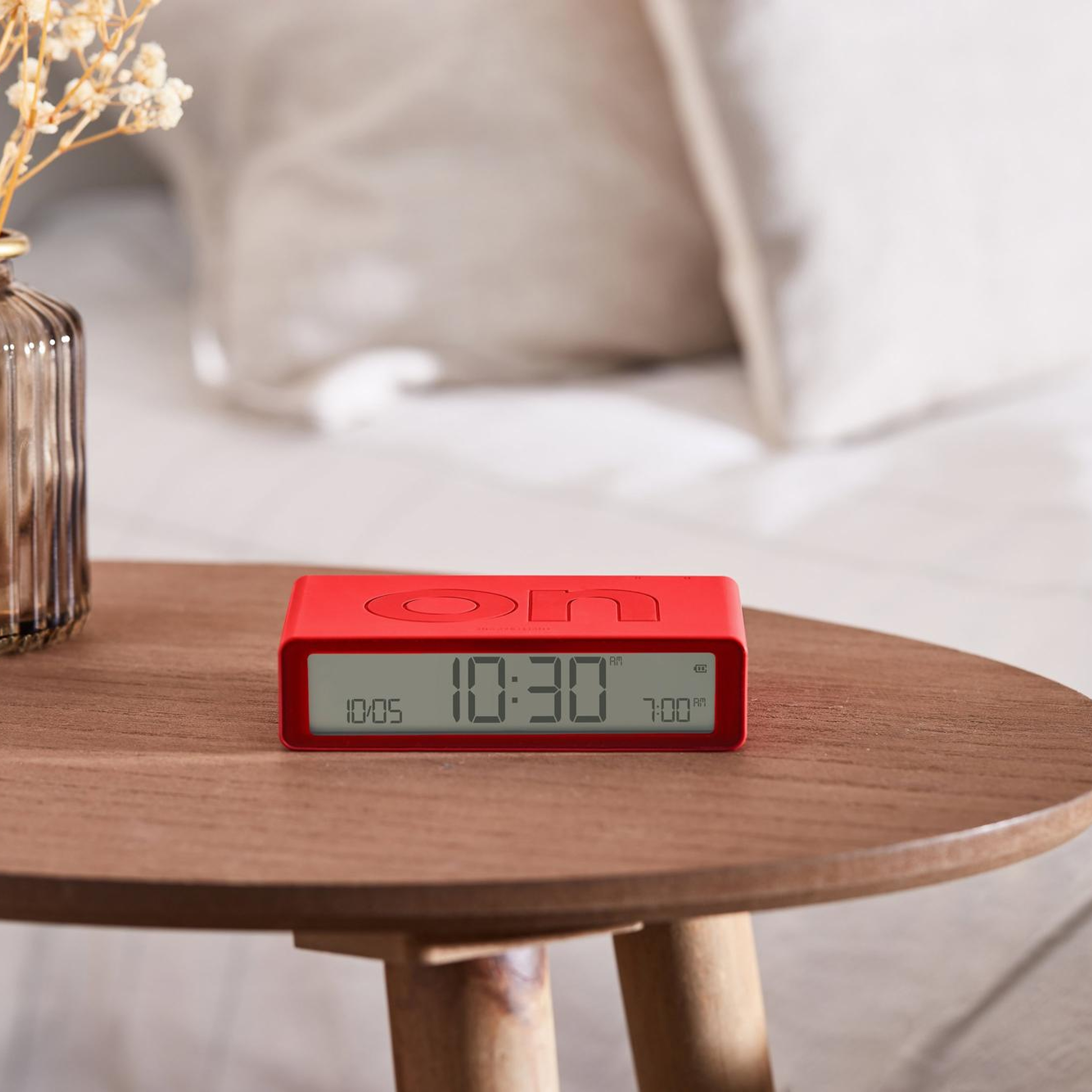 Lexon Flip Klasik Şarj Edilebilir Alarm Saat Kırmızı