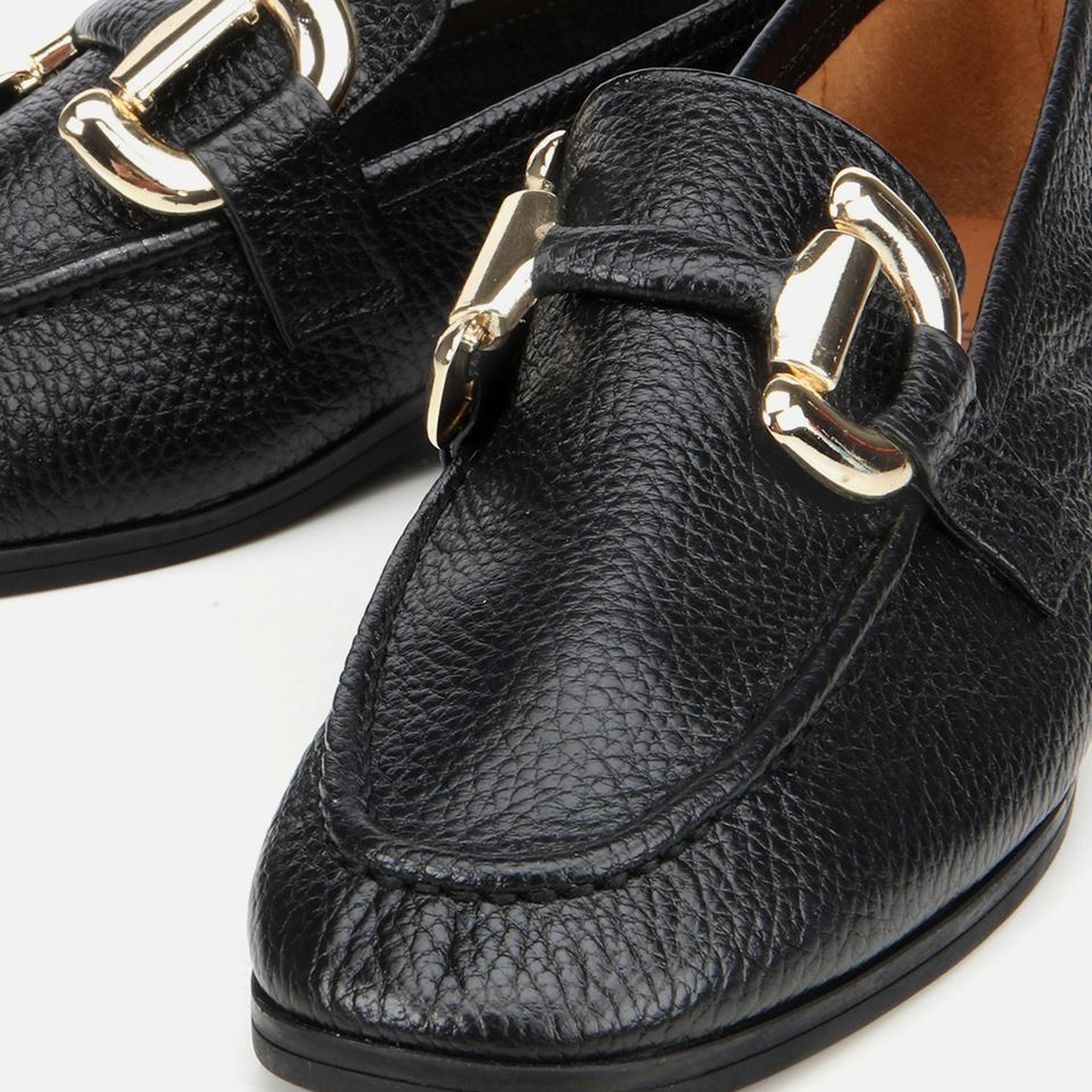 Kadın Deri Siyah Tokalı Klasik Loafer