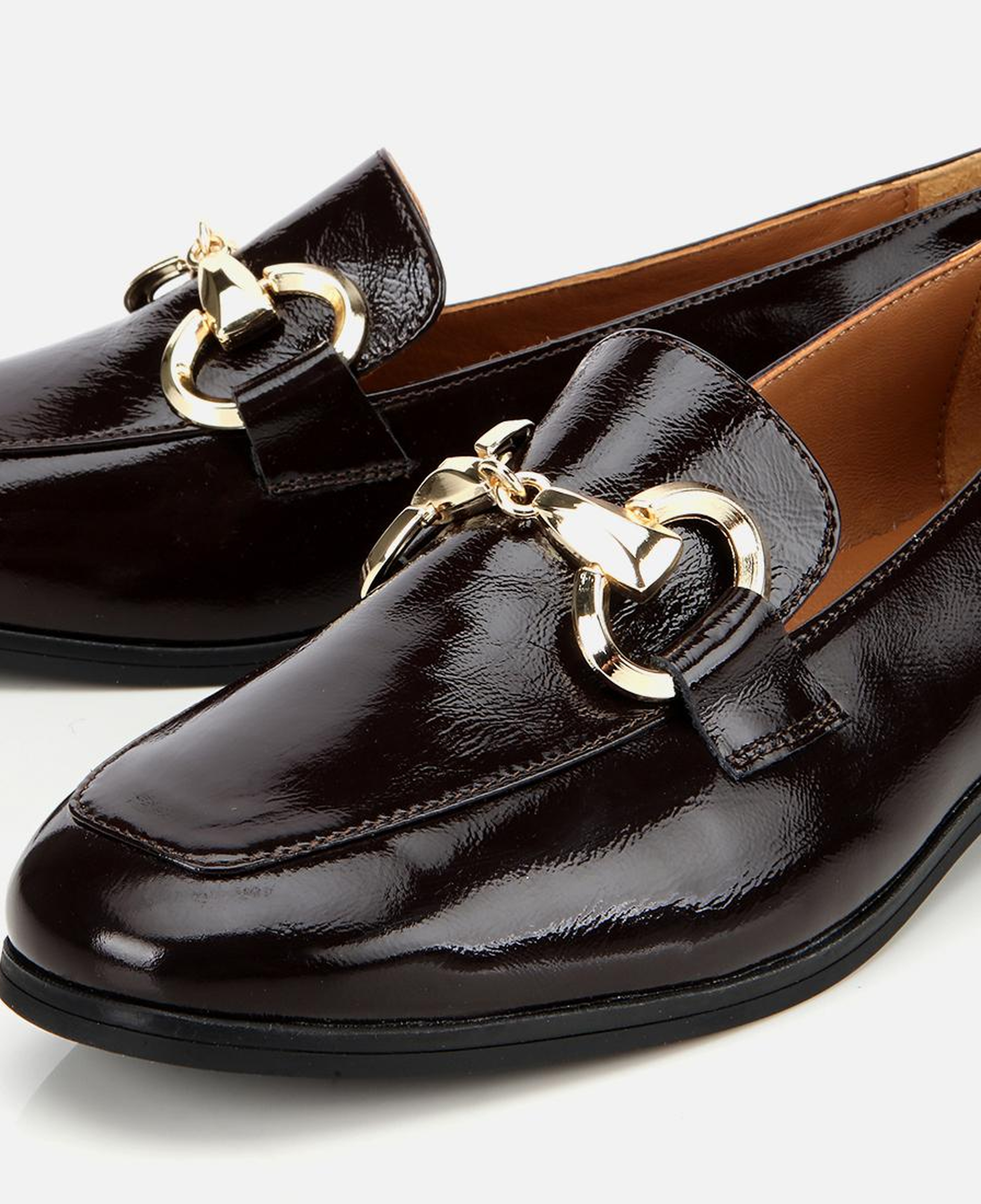 Kadın Rugan Deri Kahverengi Tokalı Klasik Loafer