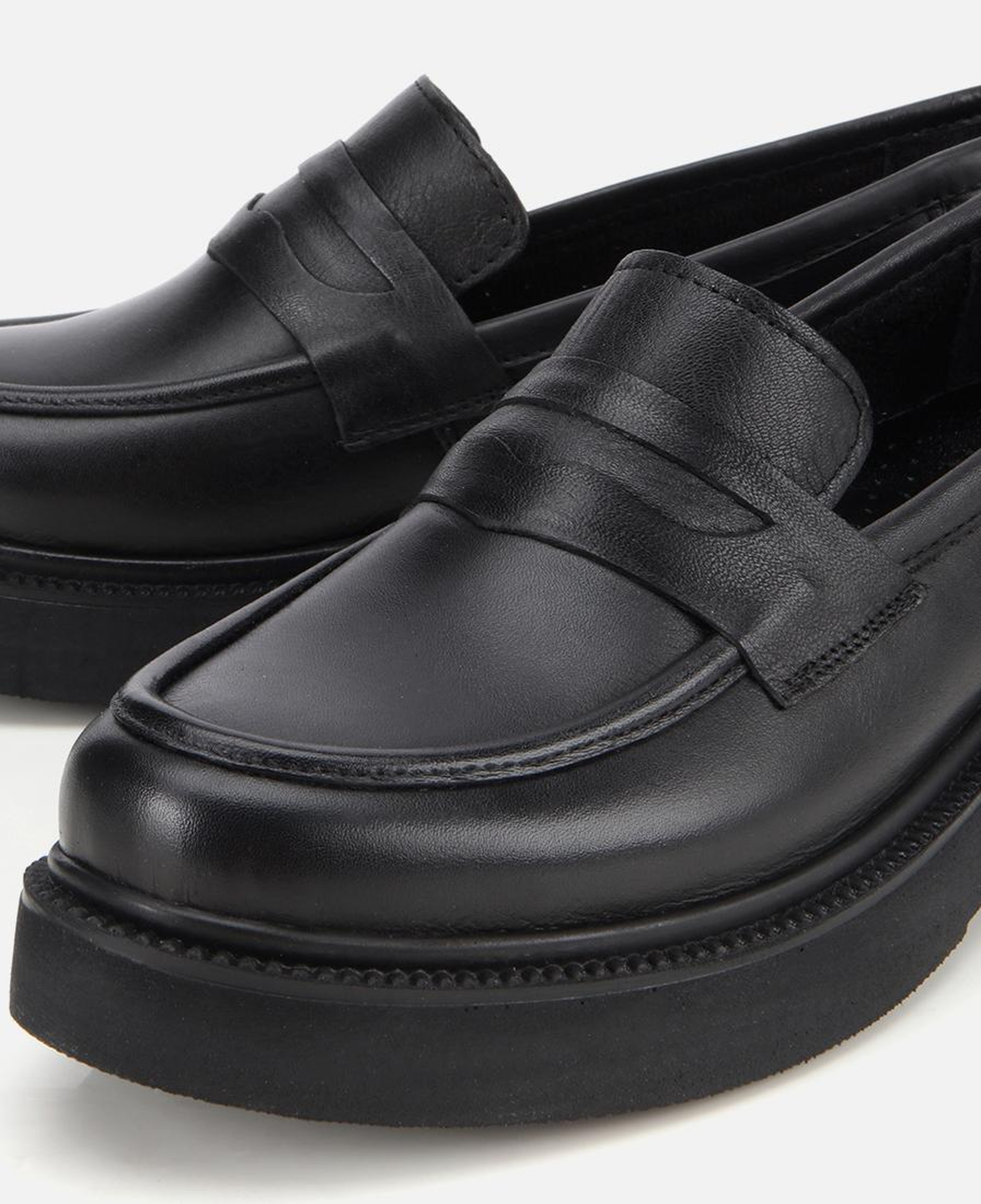 Kadın Deri Siyah Kalın Tabanlı Klasik Loafer