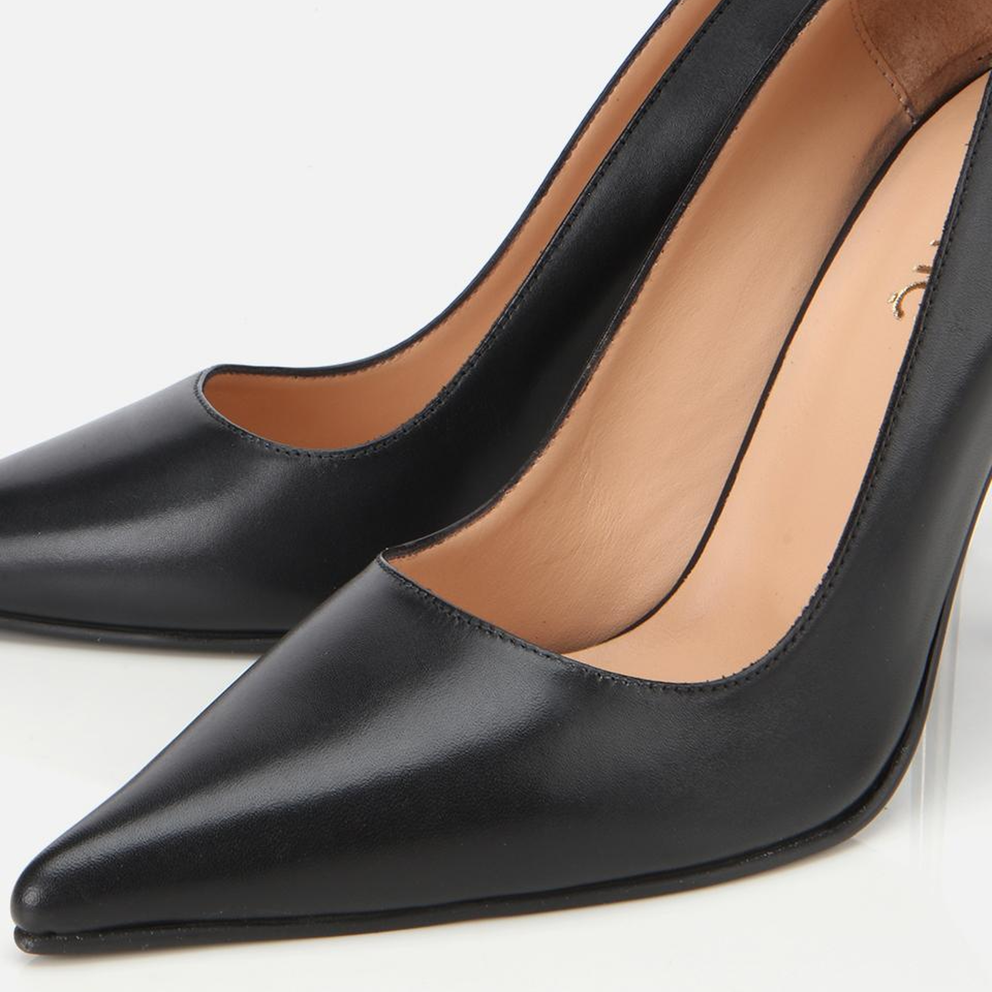 Kadın Deri Siyah Metal Detaylı Yüksek Topuklu Stiletto