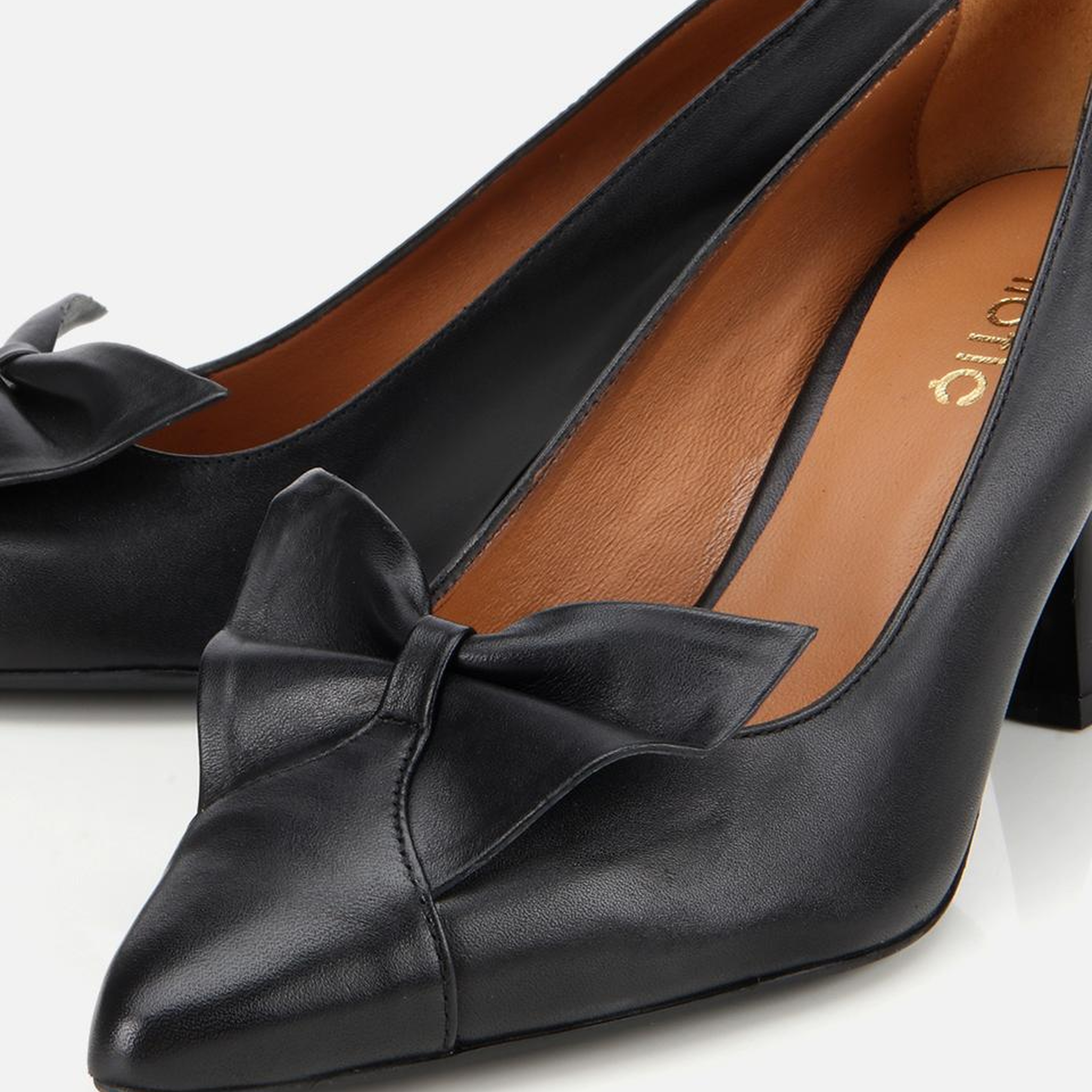 Kadın Deri Siyah Fiyonk Detaylı İnce Topuklu Stiletto