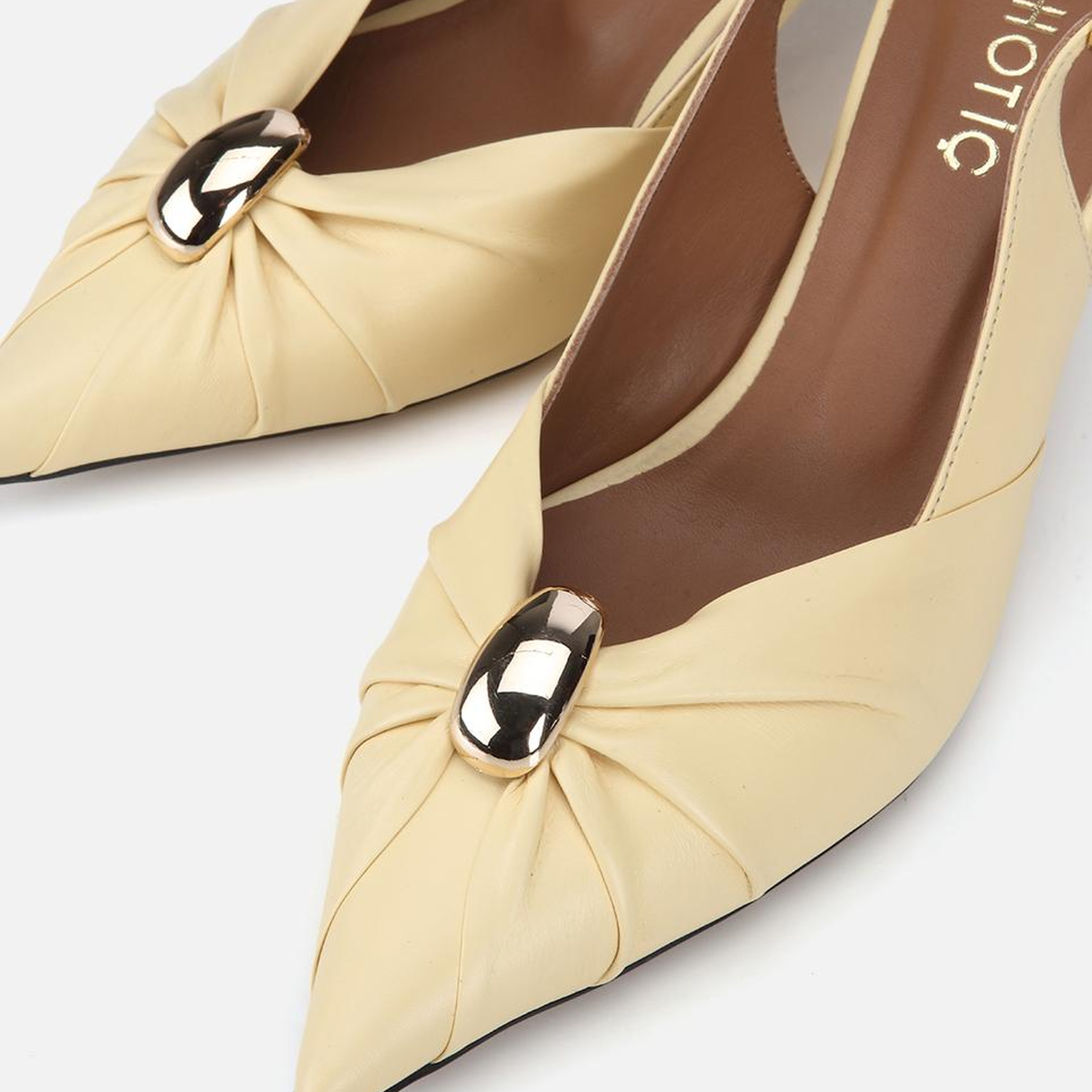 Kadın Deri Sarı Gold Tokalı Arkası Açık Kısa Topuklu Stiletto