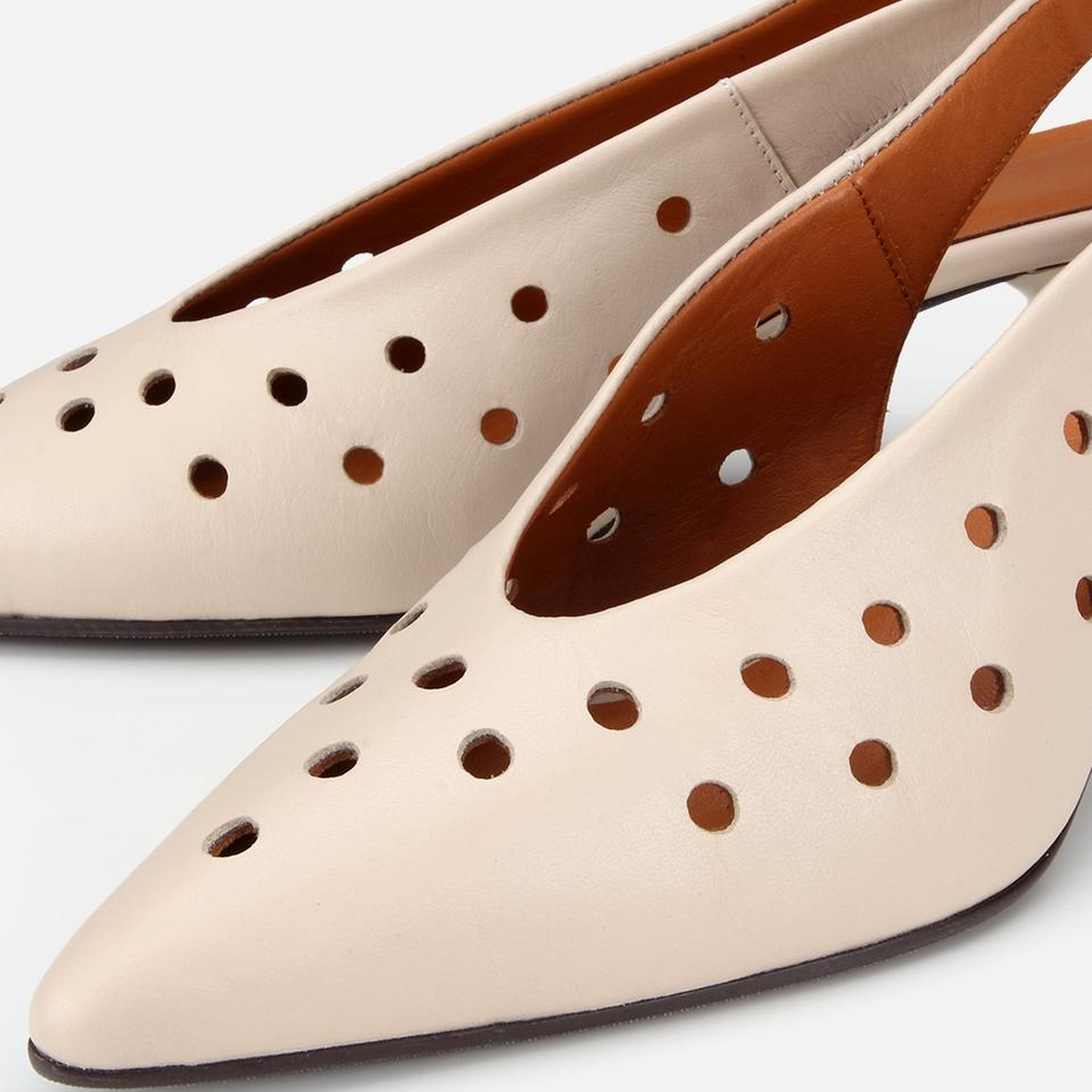Kadın Deri Ekru Delikli Arkası Açık Kısa Topuklu Stiletto