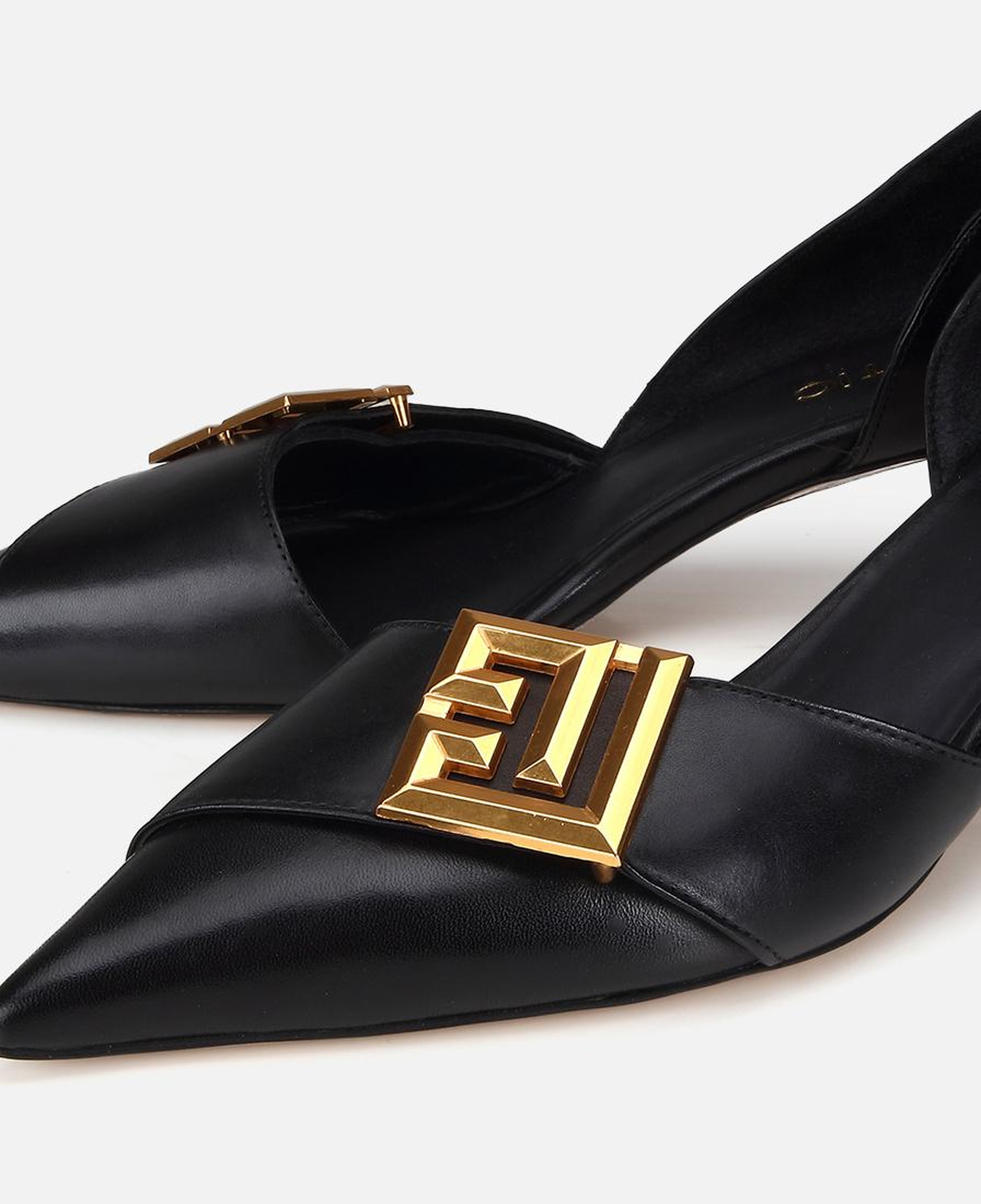 Kadın Siyah Deri Gold Tokalı Kısa Topuklu Stiletto