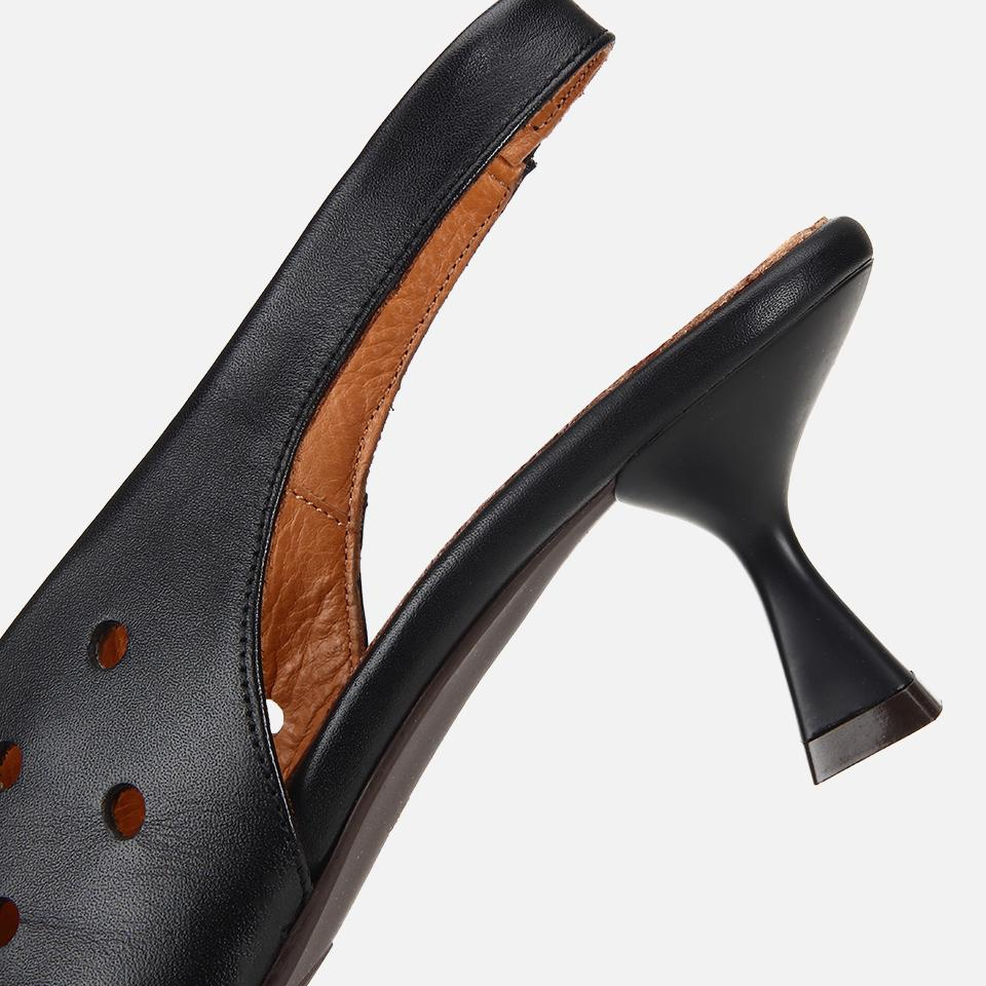 Kadın Deri Siyah Delikli Arkası Açık Kısa Topuklu Stiletto