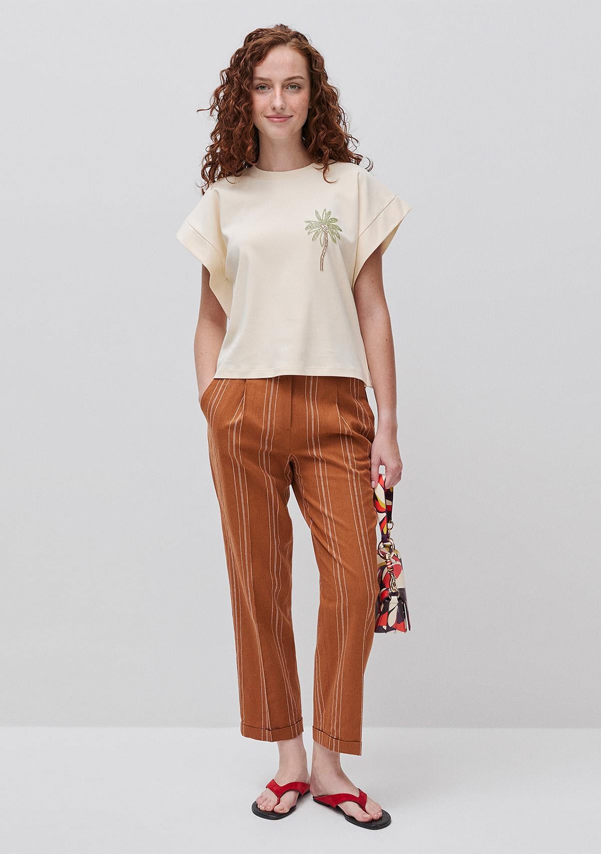 Kadın Krem %100 Pamuk Boncuk İşlemeli Yuvarlak Yaka T-Shirt