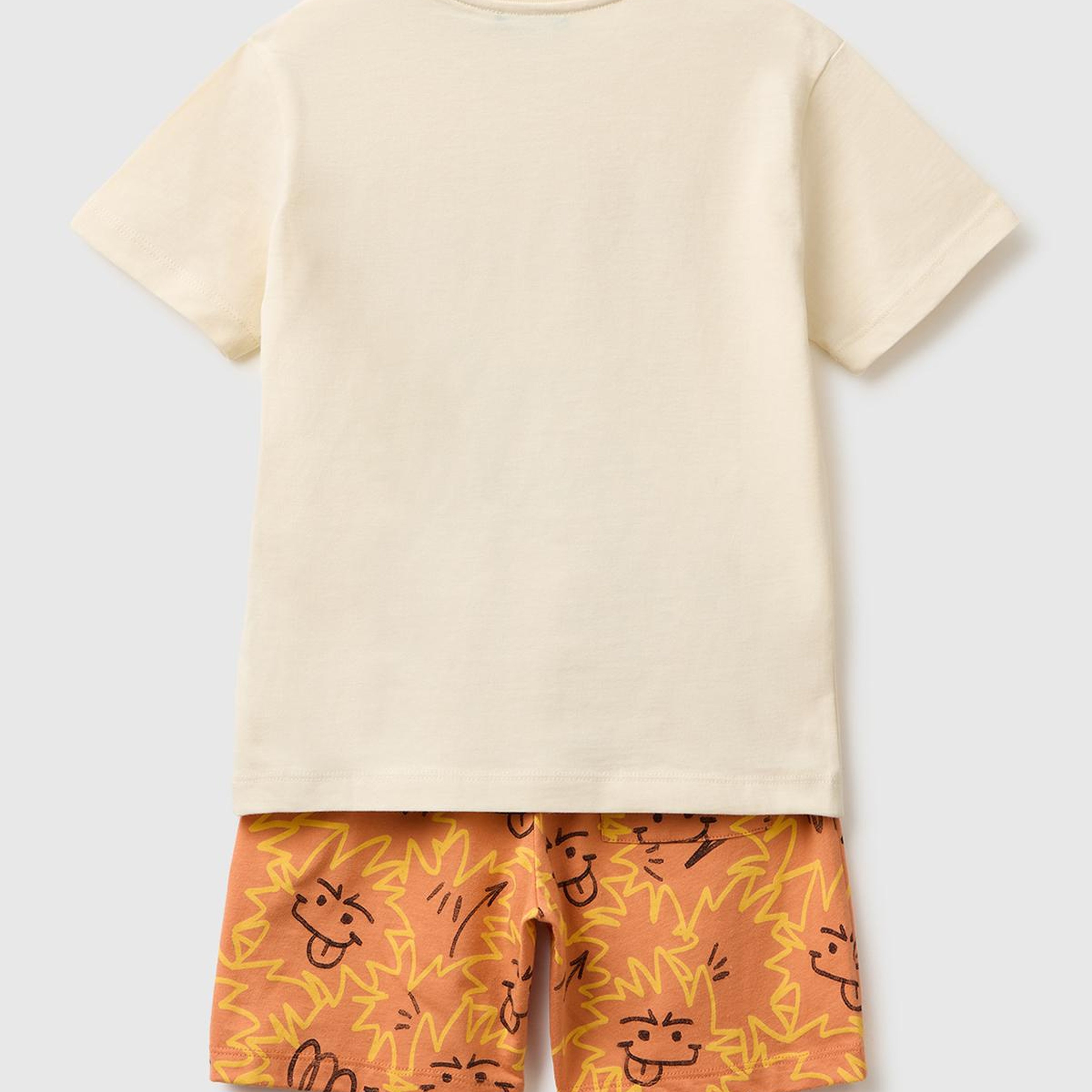 Erkek Çocuk Turuncu Önü Baskılı T-Shirt ve Komple Desenli Bermuda Şort Takım