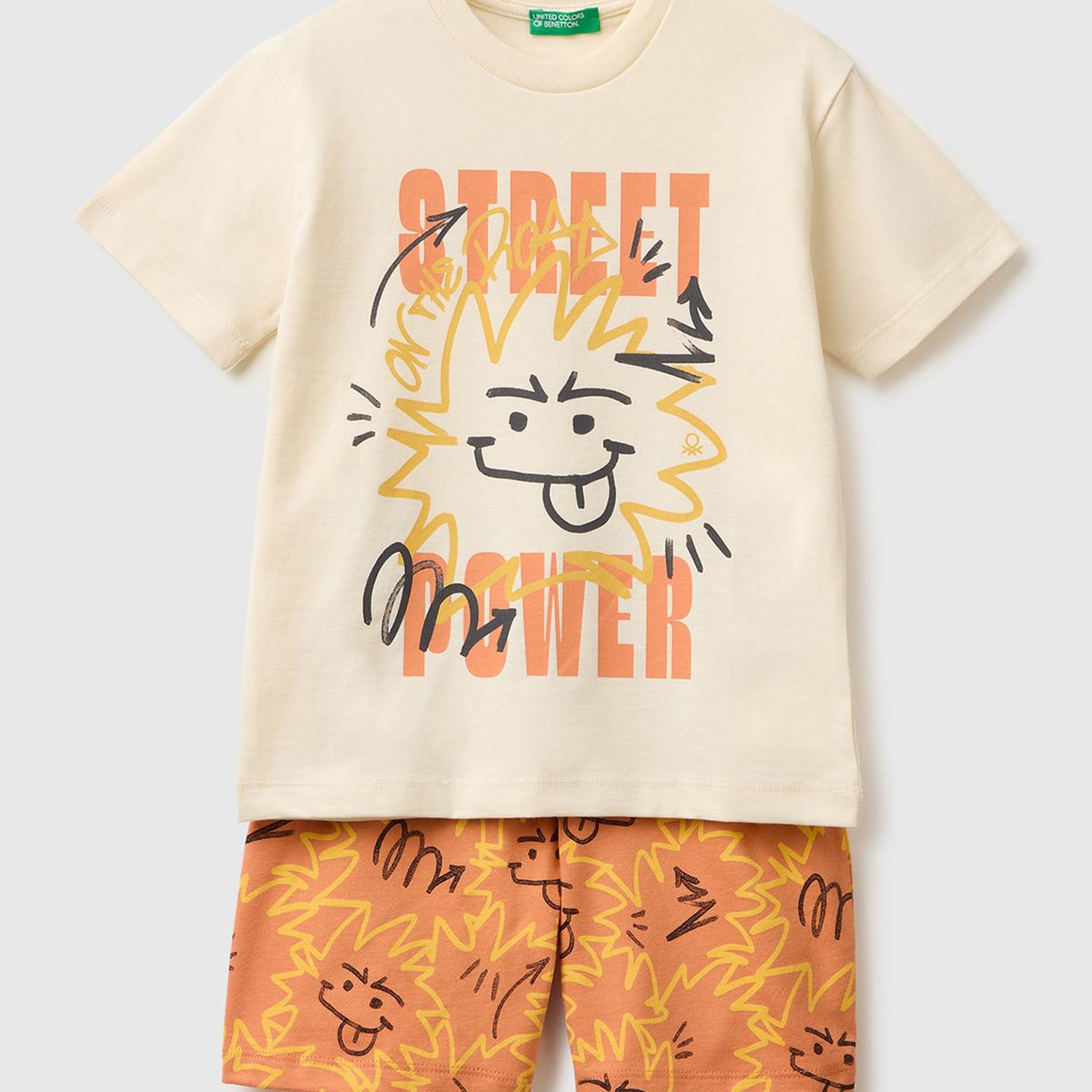 Erkek Çocuk Turuncu Önü Baskılı T-Shirt ve Komple Desenli Bermuda Şort Takım