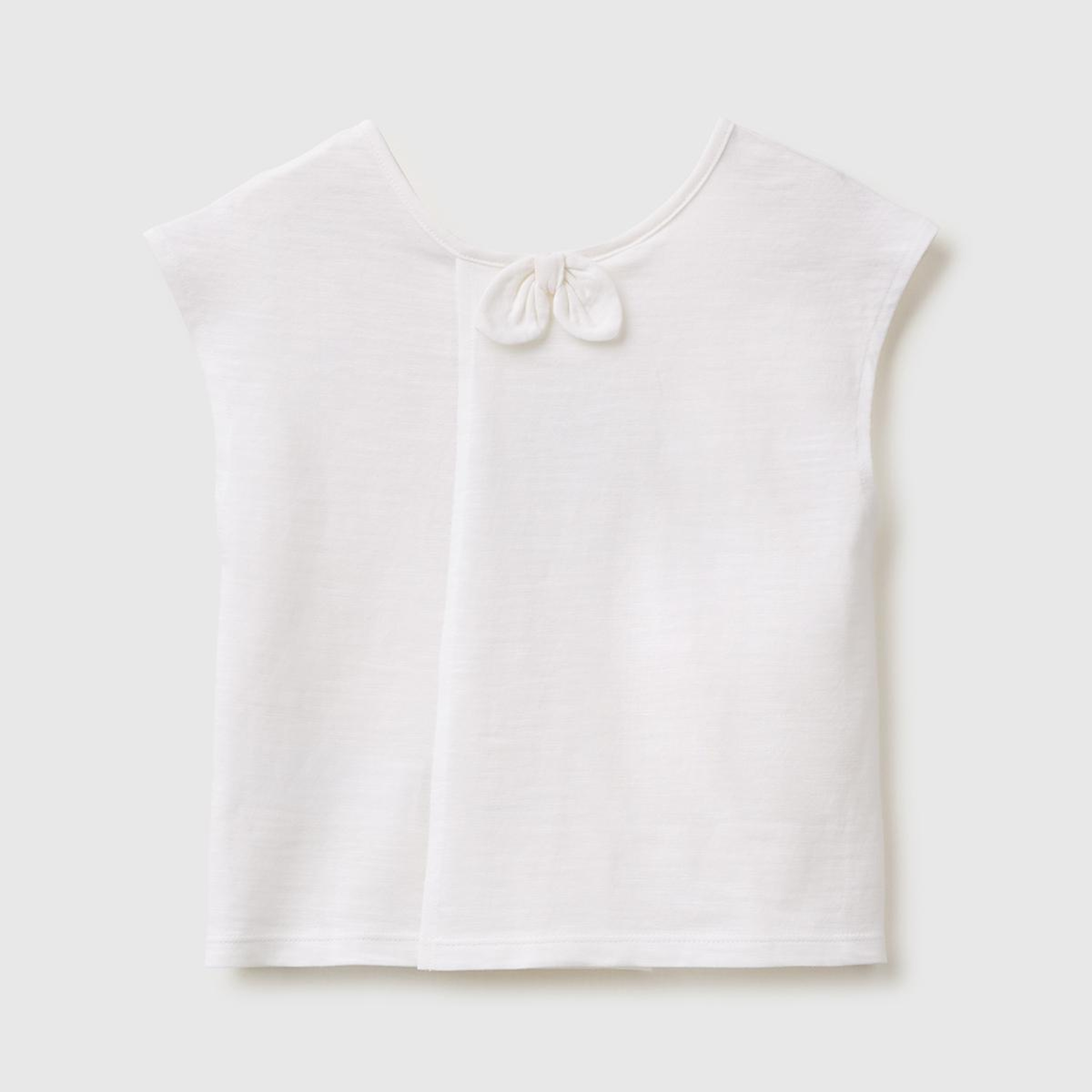 Kız Çocuk Beyaz Arkası Fiyonk Detaylı Kimono Kollu T-Shirt