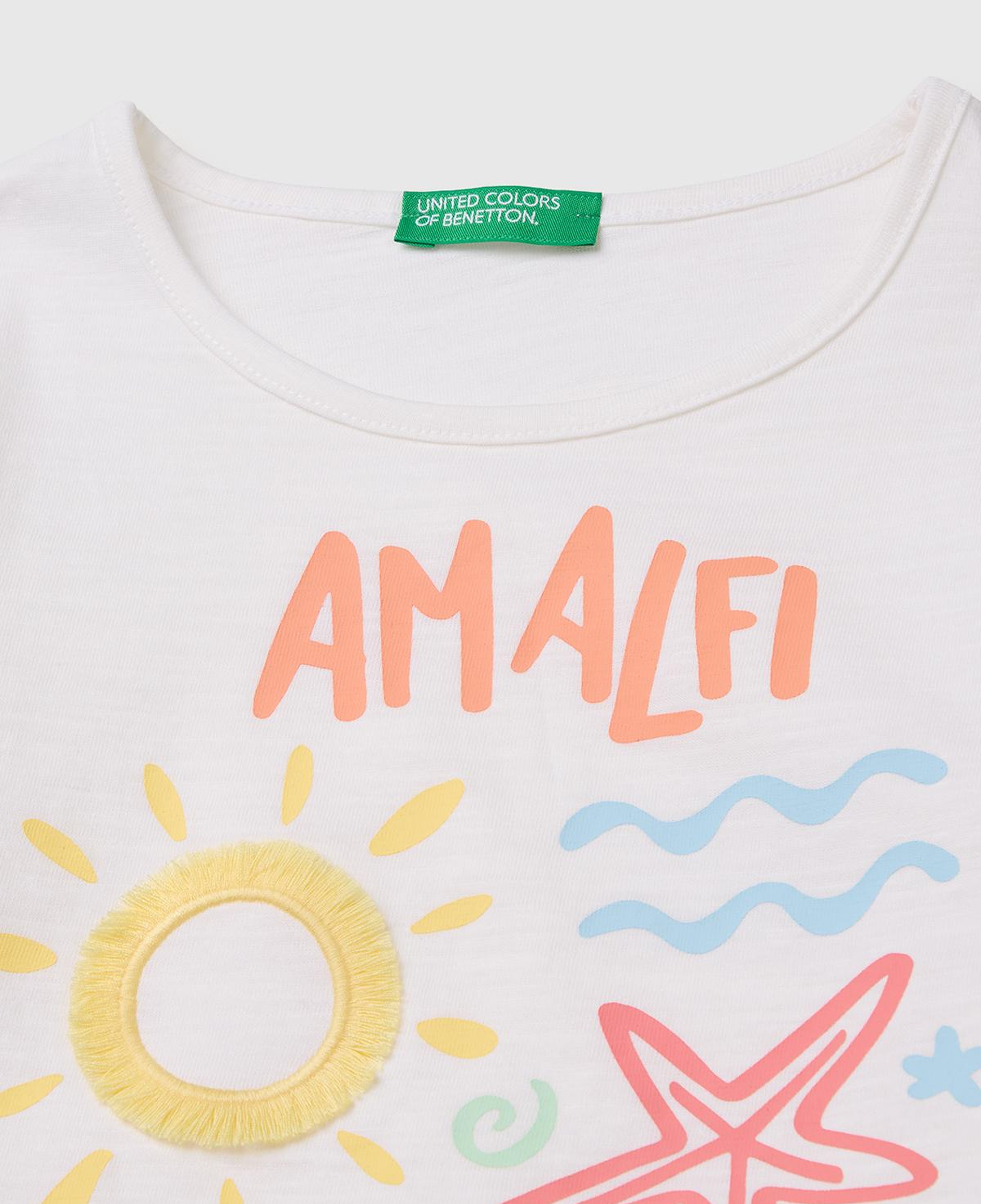 Kız Çocuk Beyaz Baskı ve Püskül Detaylı Regular Fit T-Shirt