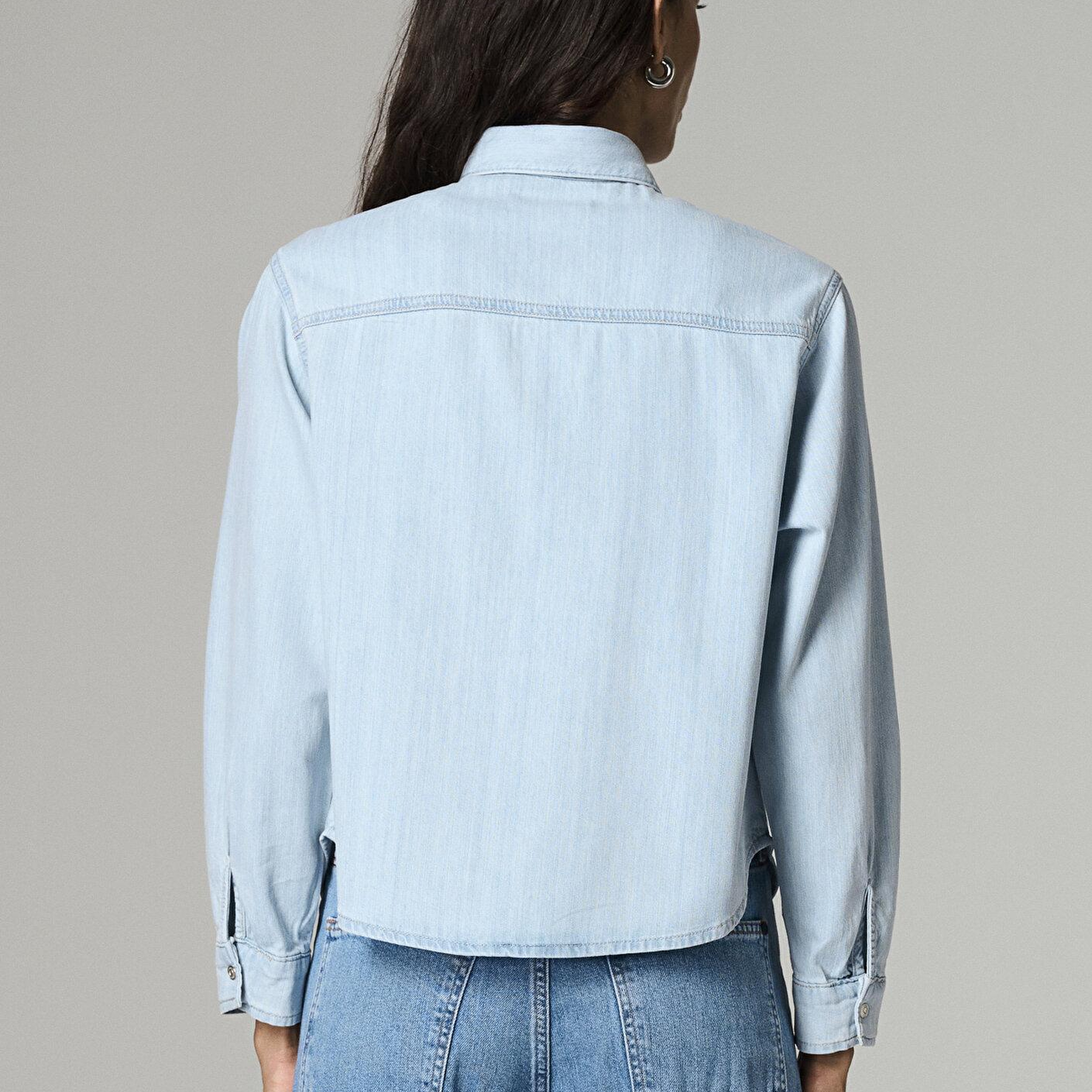 Mavi Carlia Classic Denim Açık Mavi Jean Gömlek Crop / Kısa Kesim 1210924-A1586
