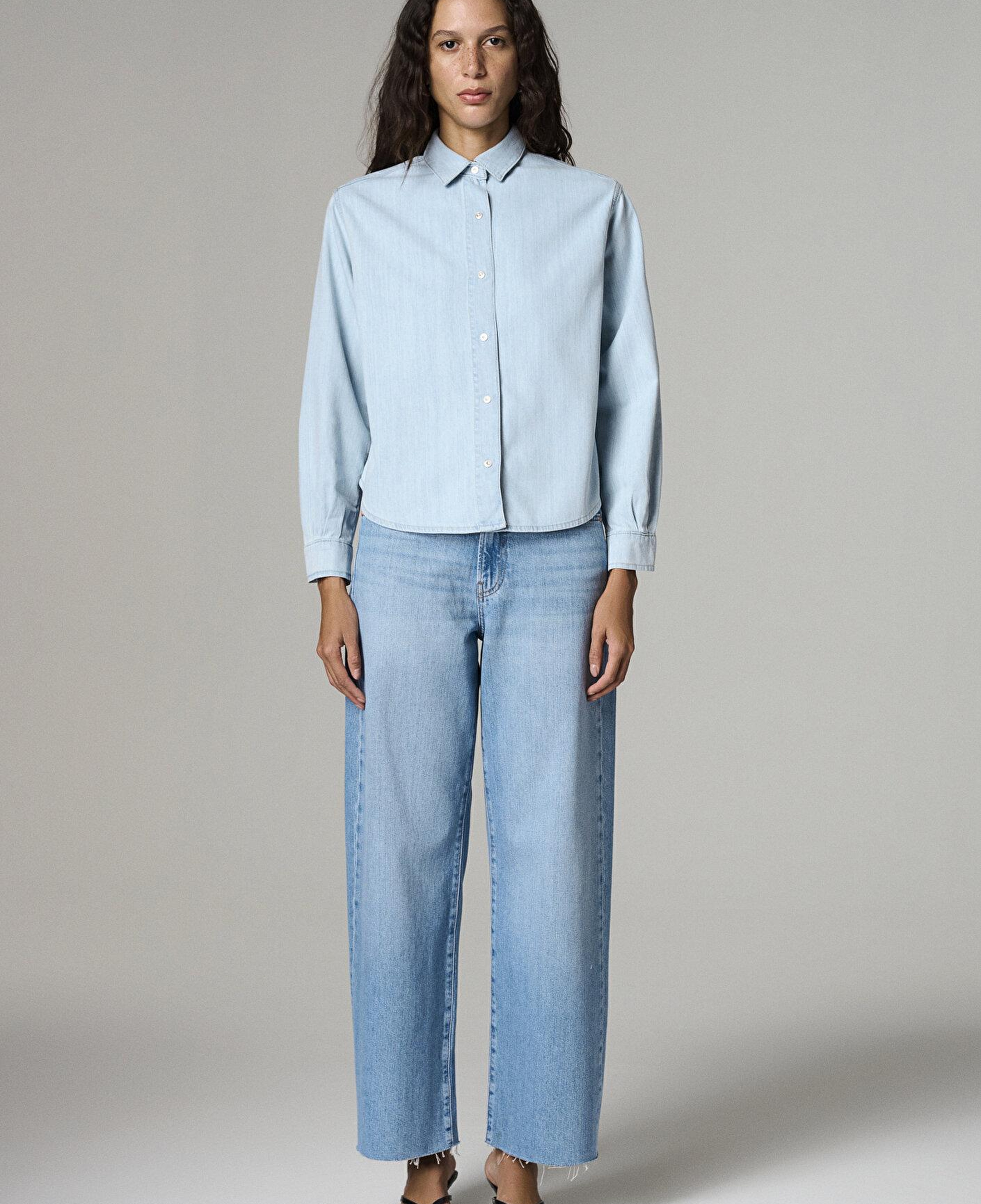Mavi Carlia Classic Denim Açık Mavi Jean Gömlek Crop / Kısa Kesim 1210924-A1586