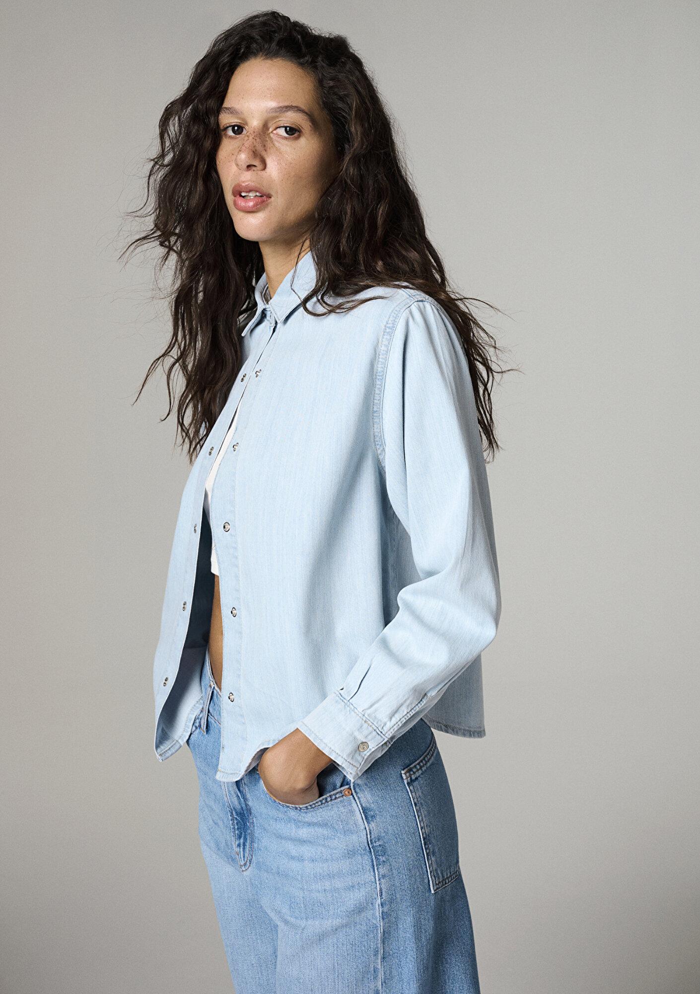 Mavi Carlia Classic Denim Açık Mavi Jean Gömlek Crop / Kısa Kesim 1210924-A1586
