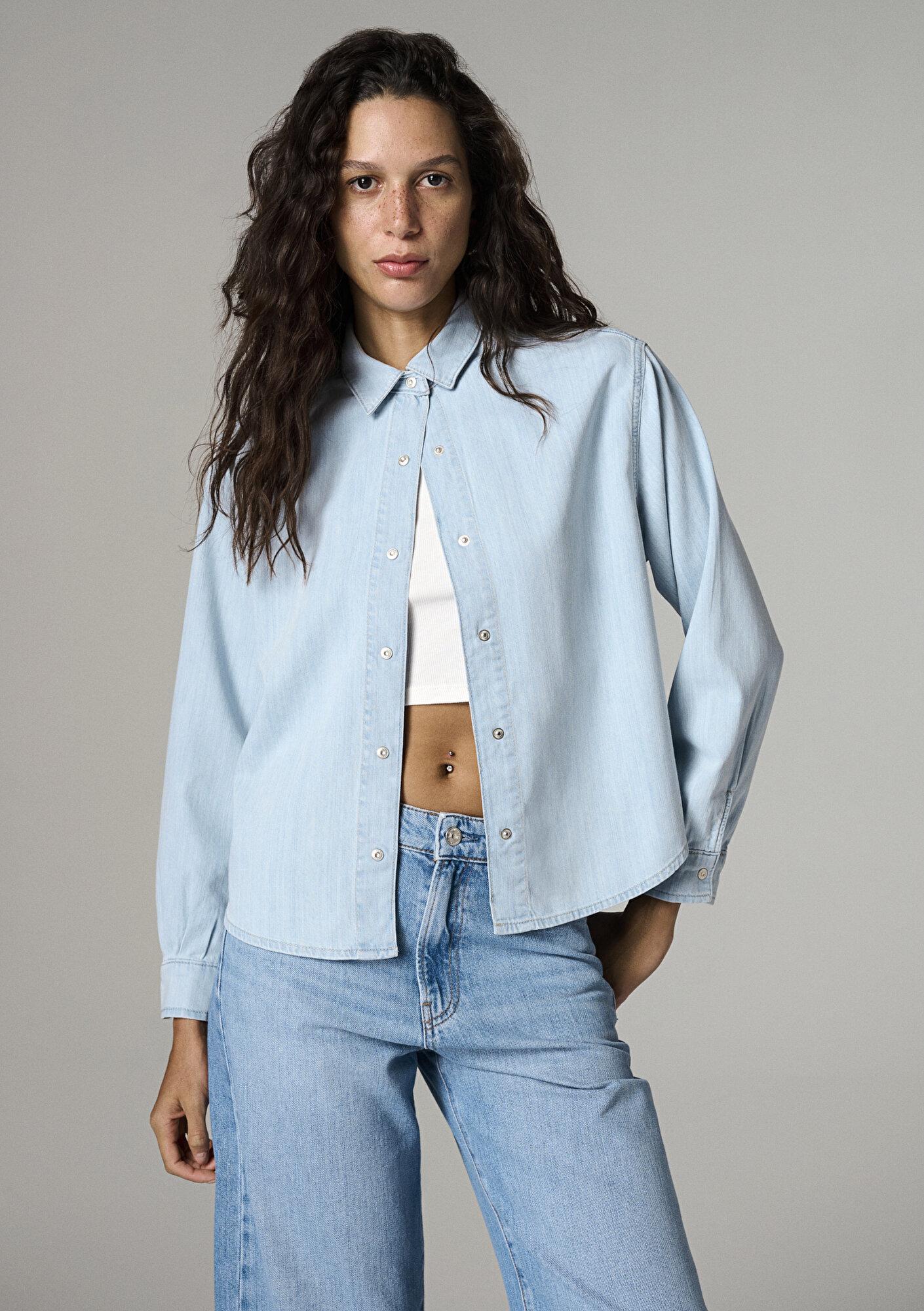 Mavi Carlia Classic Denim Açık Mavi Jean Gömlek Crop / Kısa Kesim 1210924-A1586
