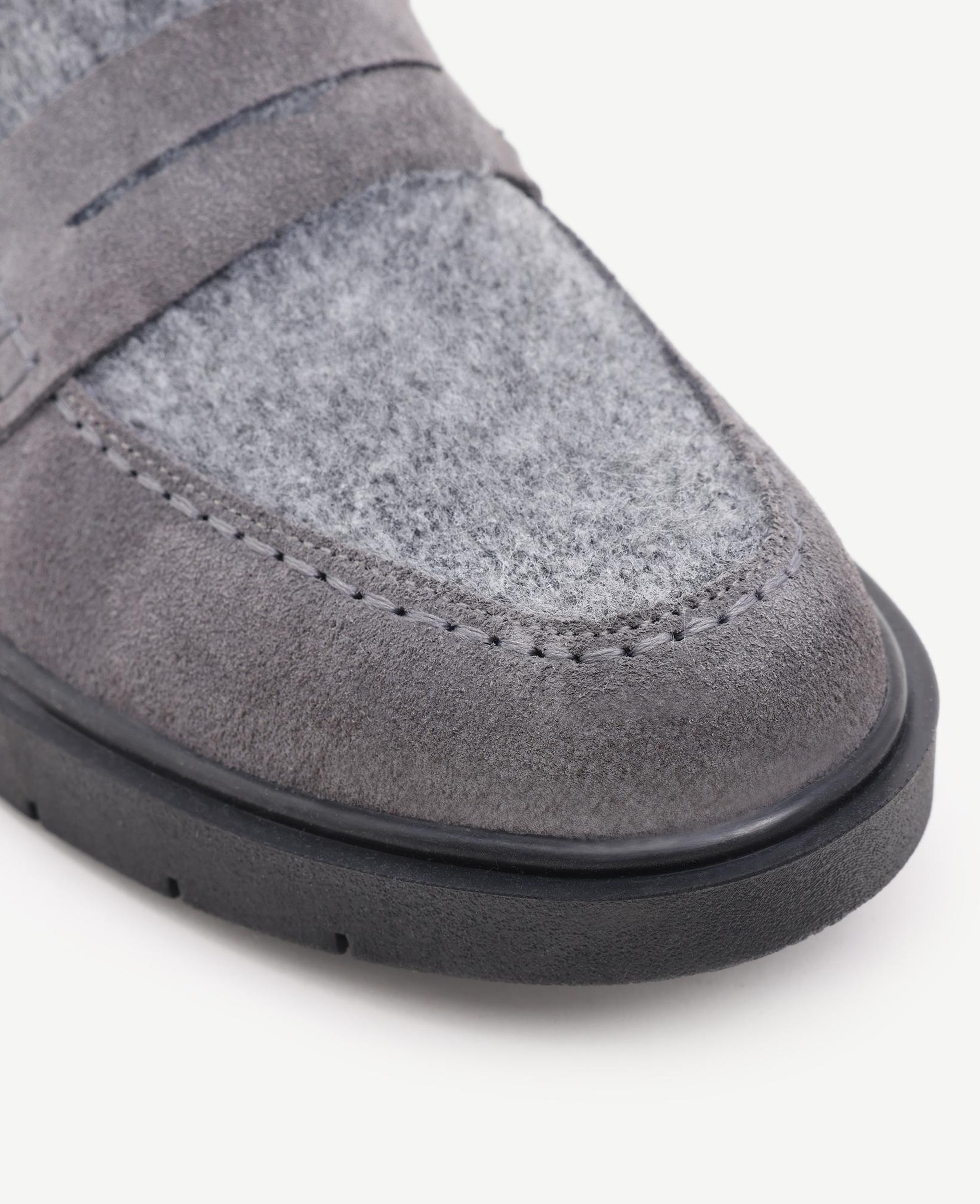 YARGICI Keçe Detaylı Deri Loafer