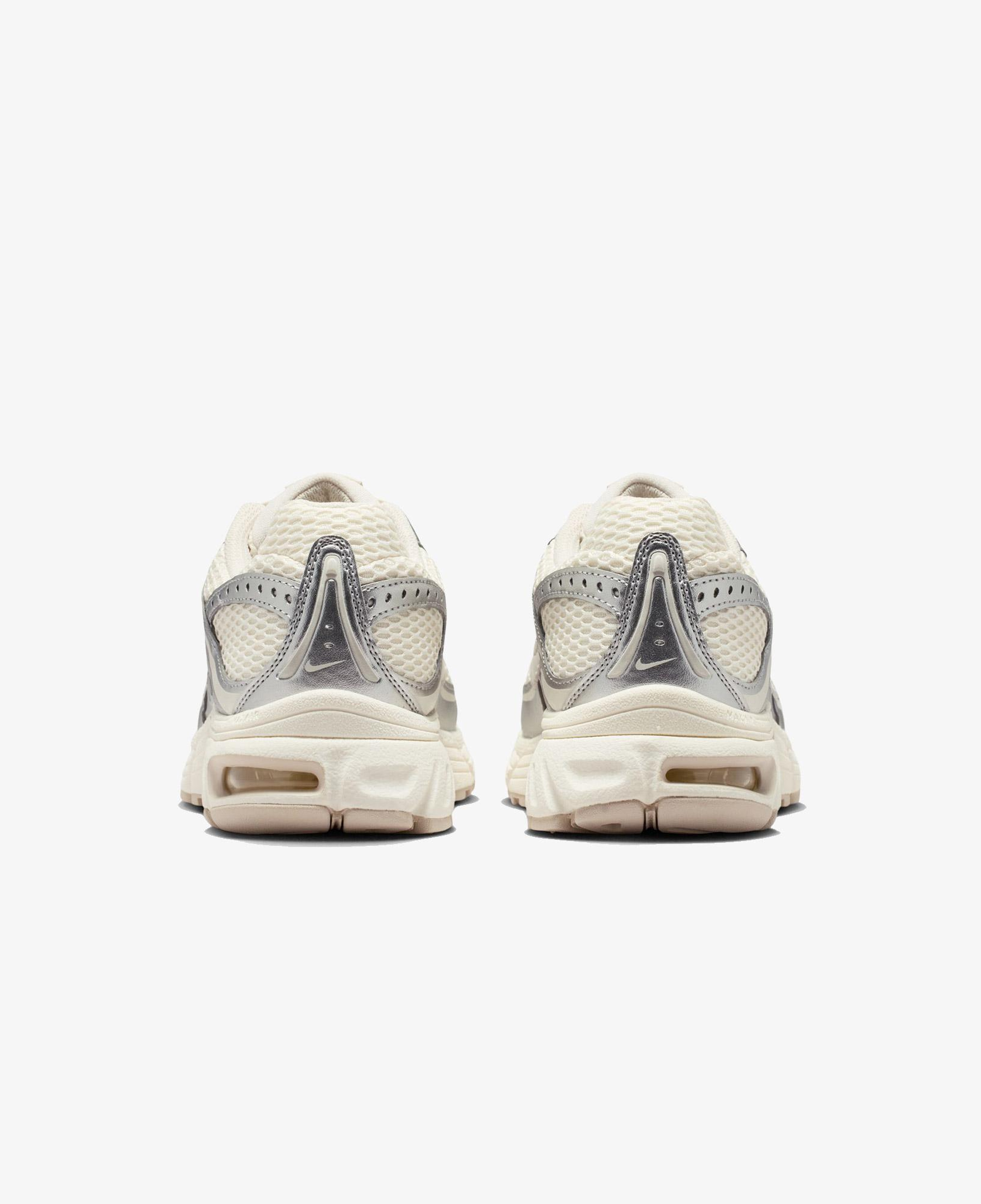 Nike Air Max Moto 2K Kadın Bej Spor Ayakkabı