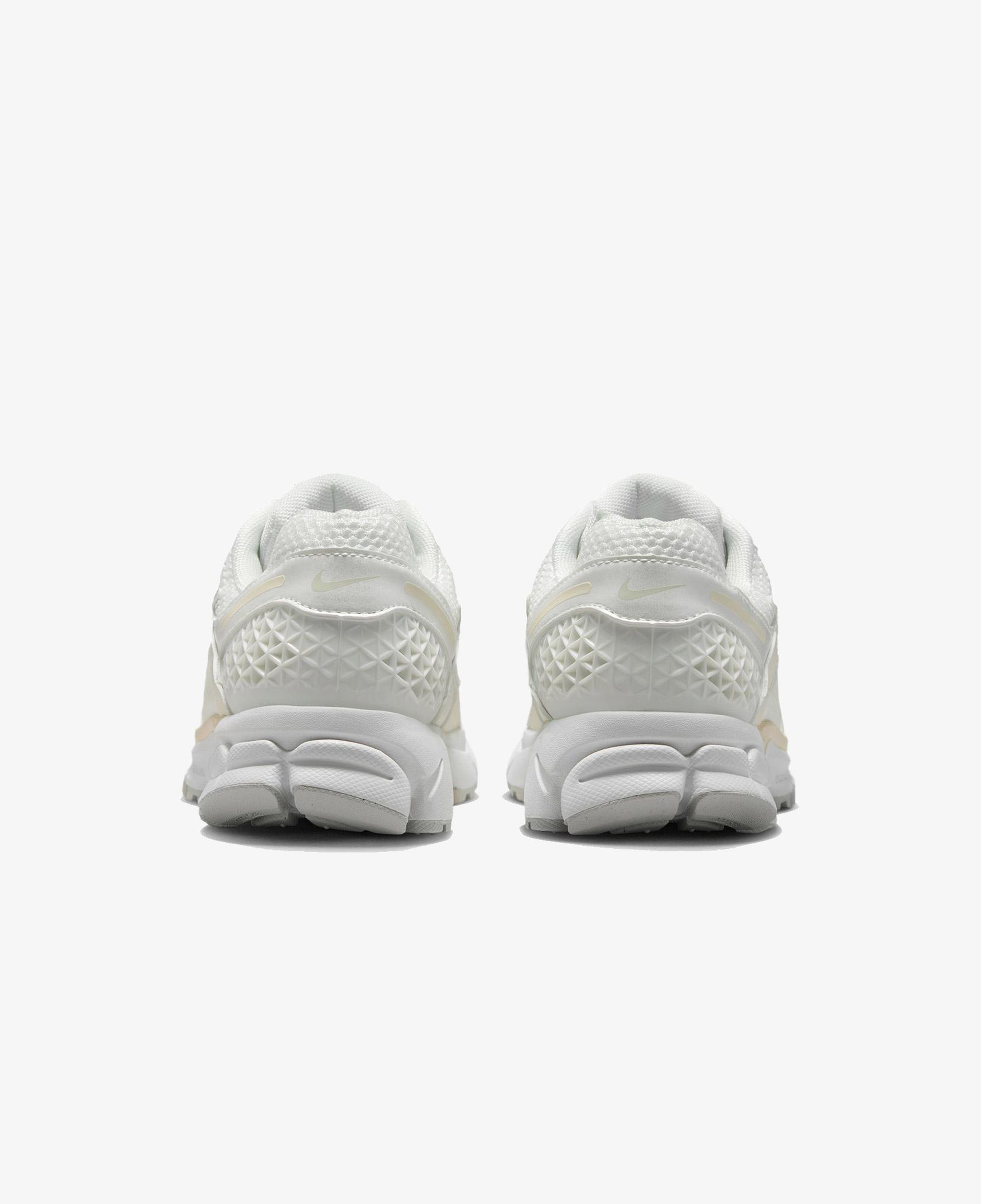 Nike Zoom Vomero 5 Kadın Beyaz Spor Ayakkabı
