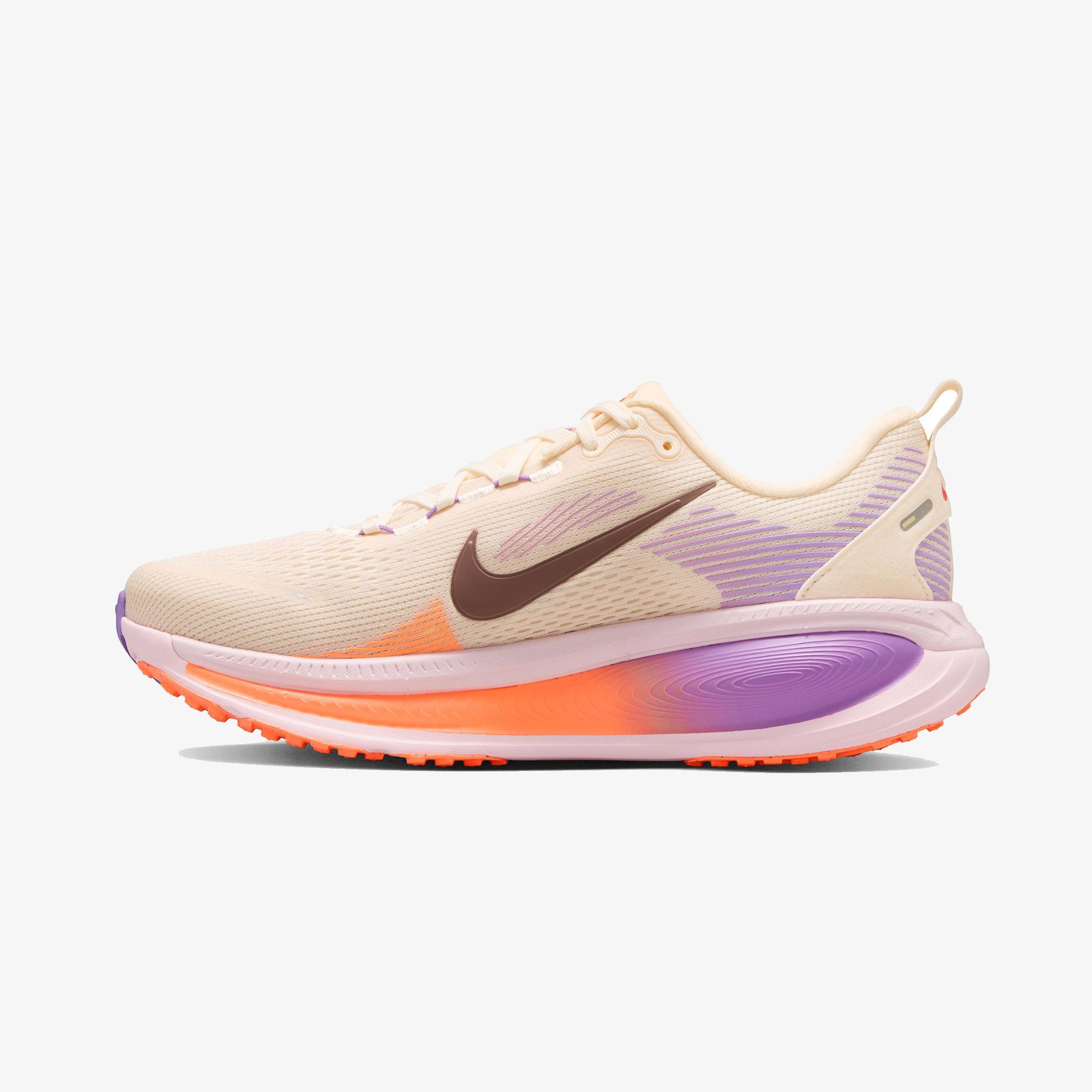 Nike Vomero 18 Kadın Bej Koşu Ayakkabısı