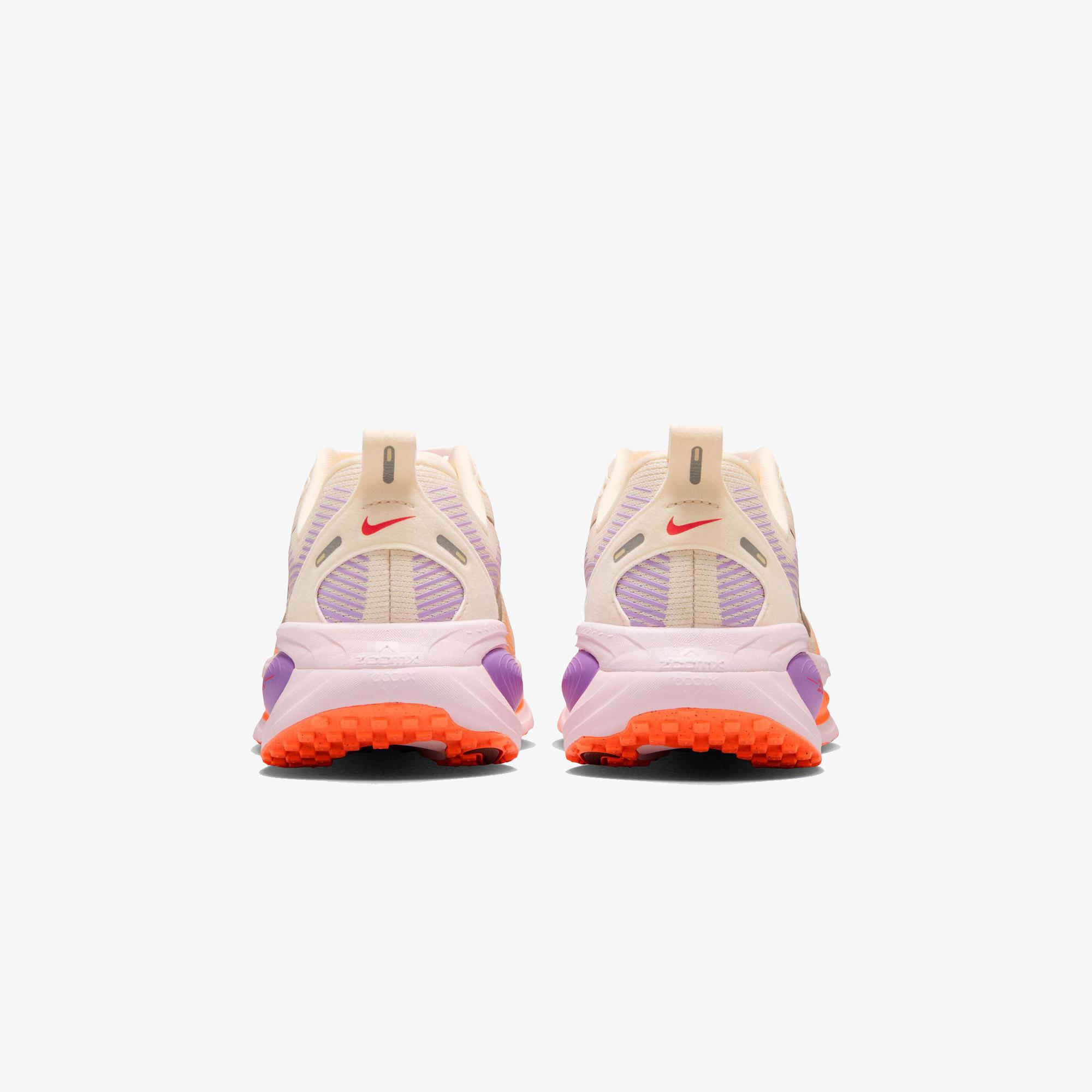 Nike Vomero 18 Kadın Beyaz Koşu Ayakkabısı