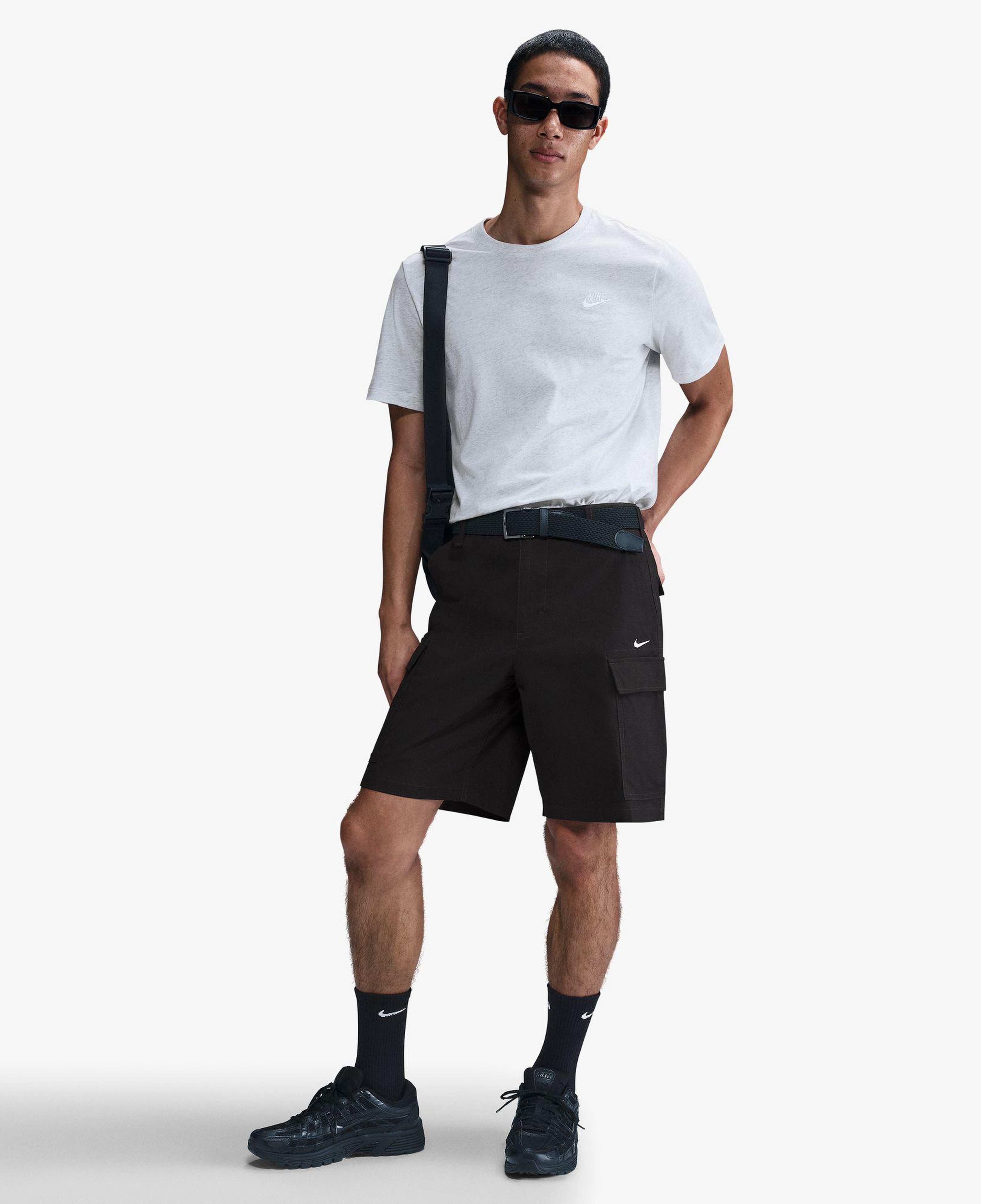 Nike Sportswear Club Erkek Beyaz Tişört