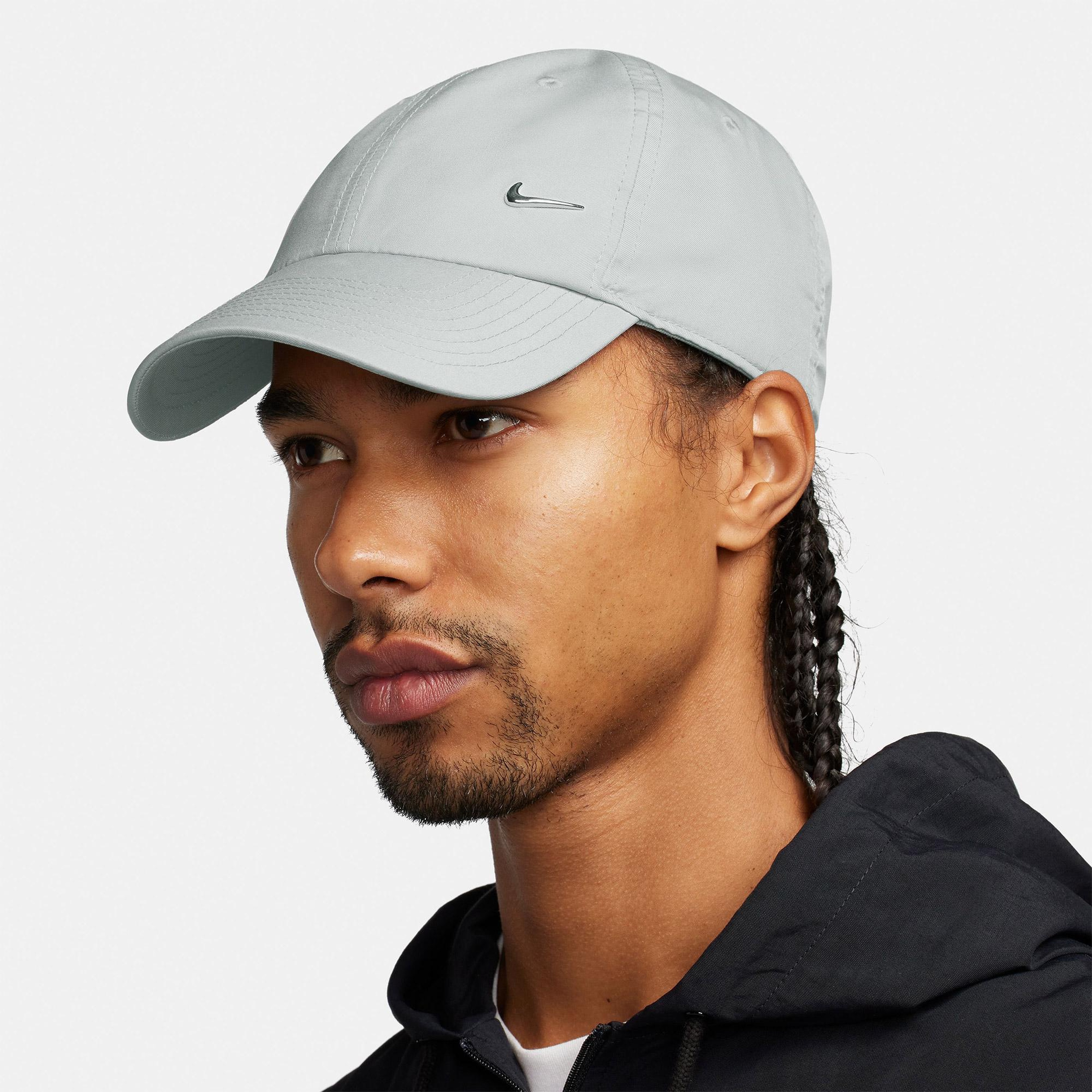 Nike Dri-FIT Club Yumuşak Metal Swoosh Unisex Gri Şapka