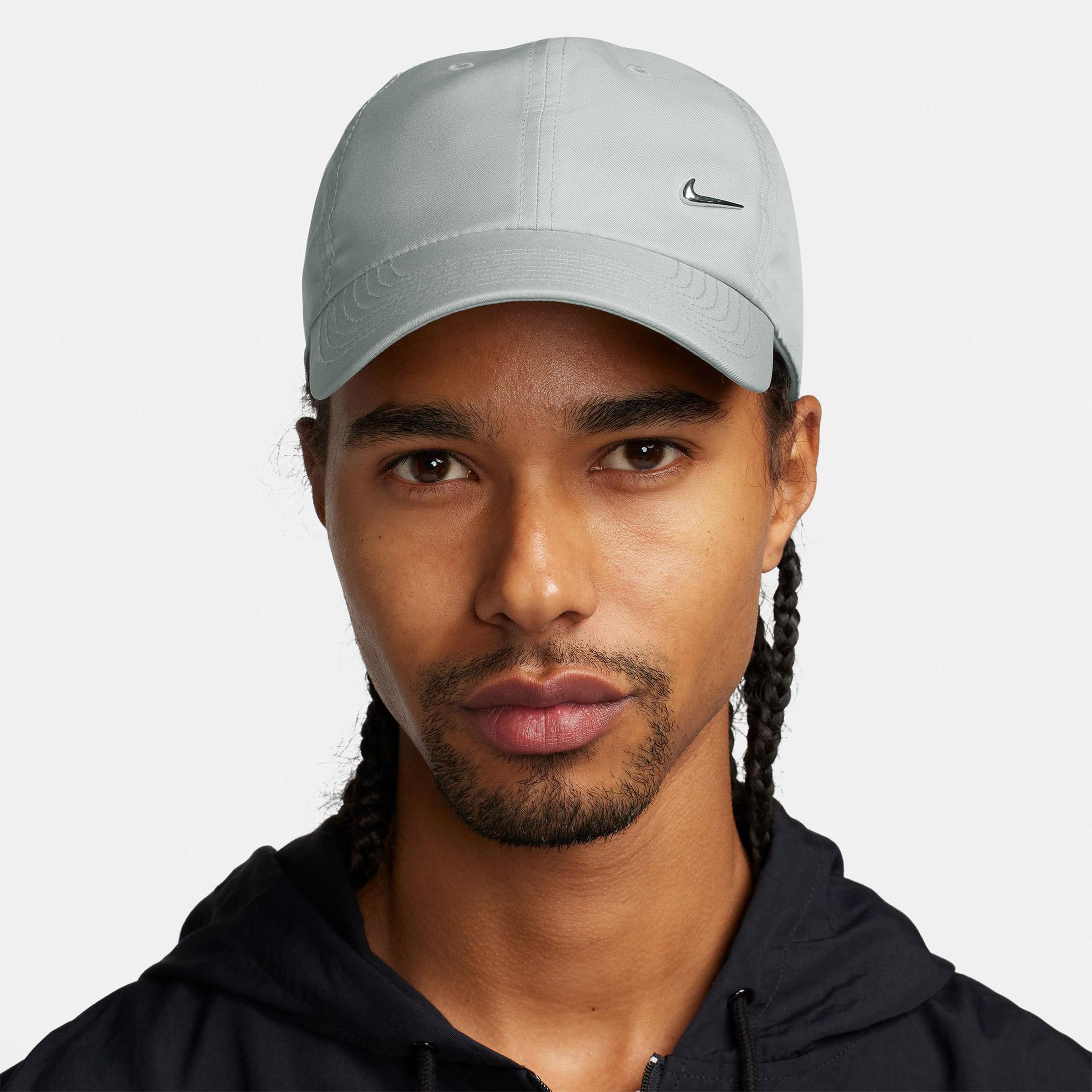 Nike Dri-FIT Club Yumuşak Metal Swoosh Unisex Gri Şapka