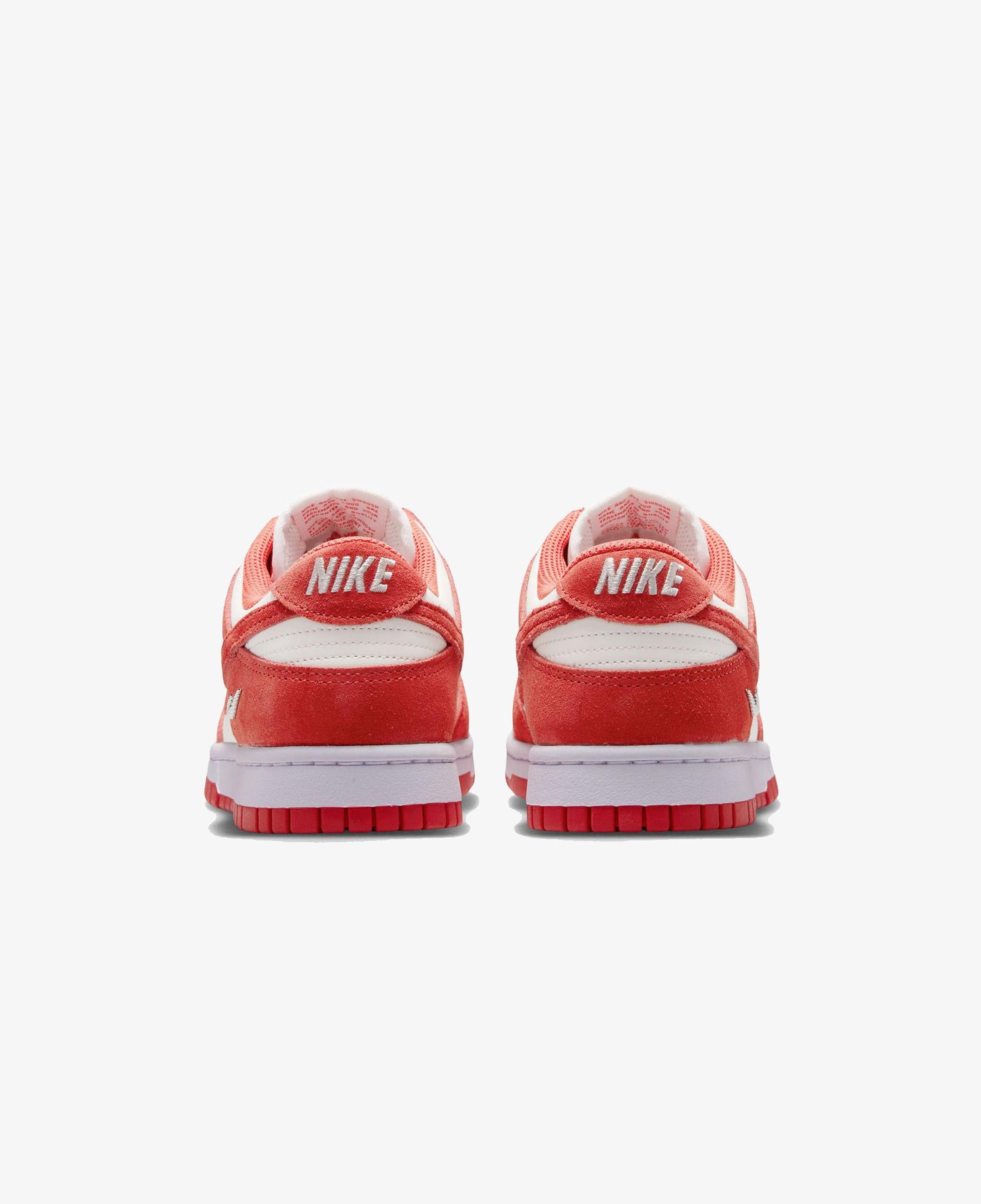 Nike Dunk Low Suede Kadın Kırmızı Spor Ayakkabı