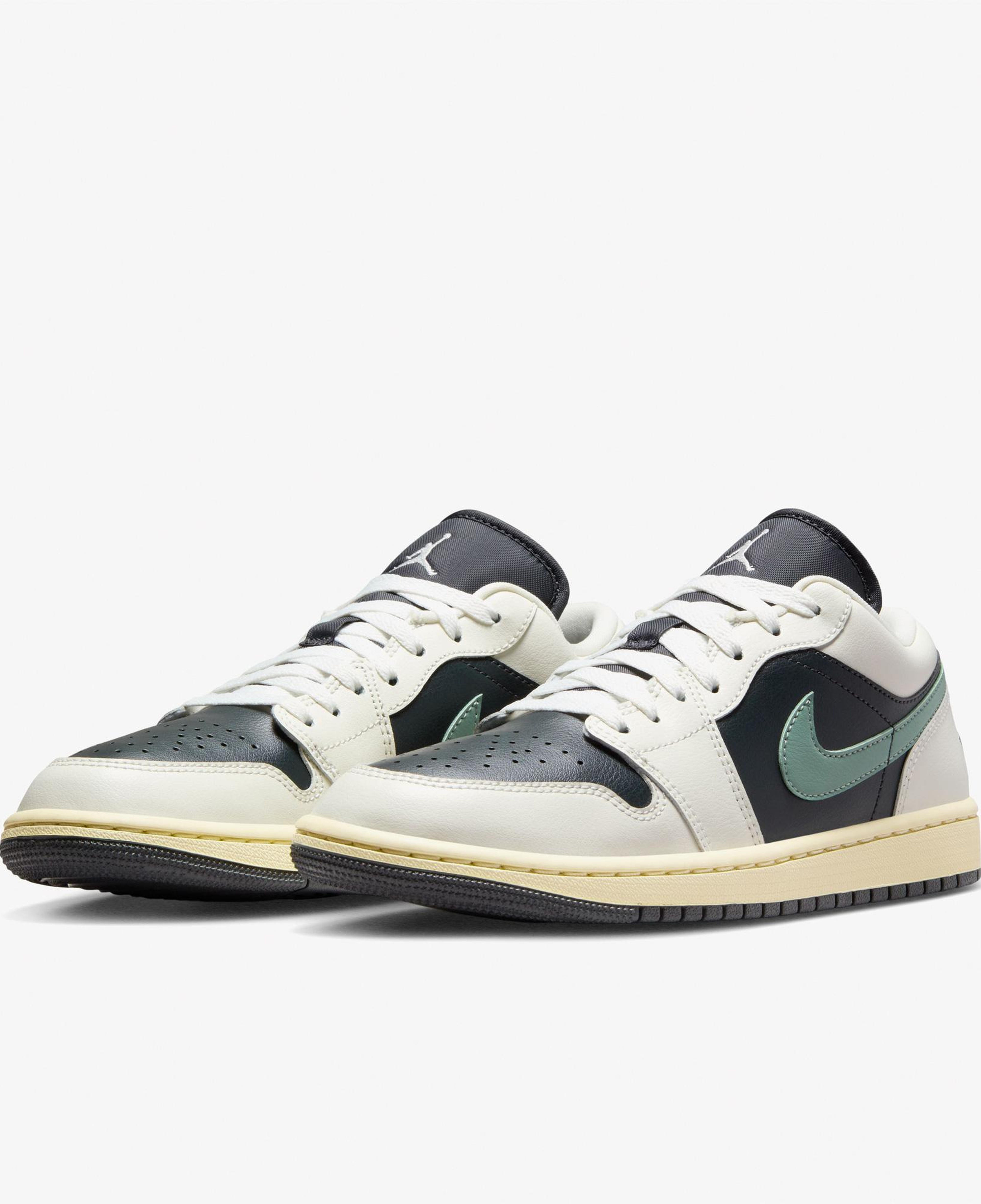 Air Jordan 1 Low Kadın Krem Spor Ayakkabı