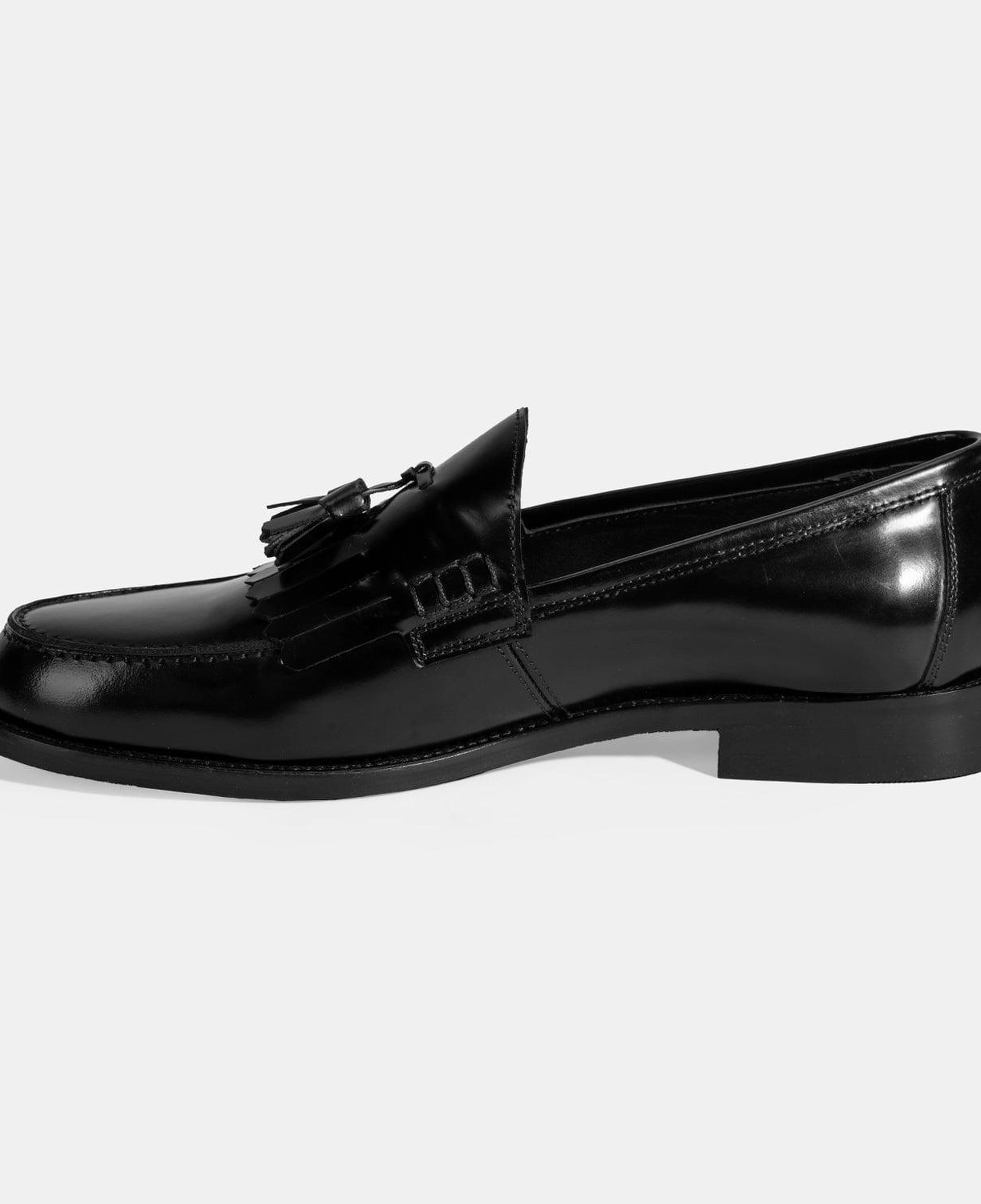Erkek Siyah Püskül Detaylı Rugan Deri Loafer
