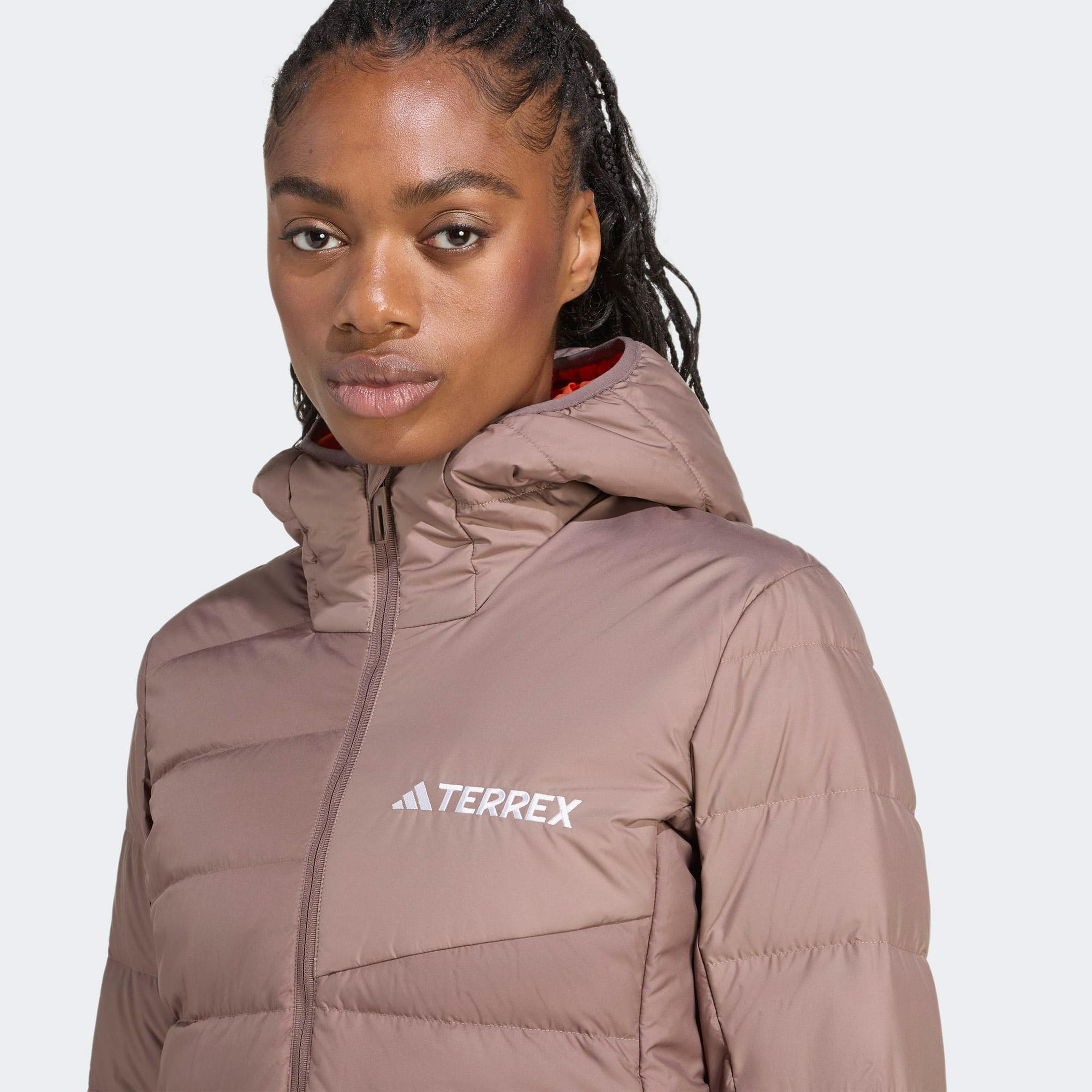 adidas Terrex Multi Light Down Climawarm Kapüşonlu Kadın Kahverengi Yürüyüş Montu