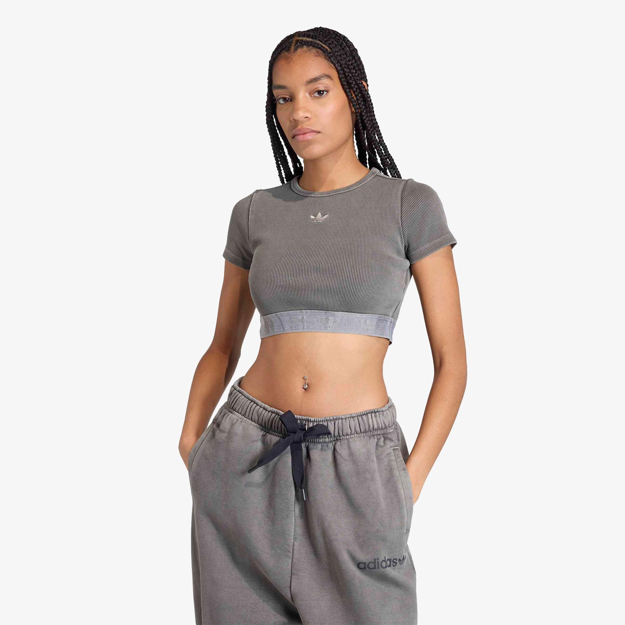 adidas Essential Kadın Siyah T-Shirt