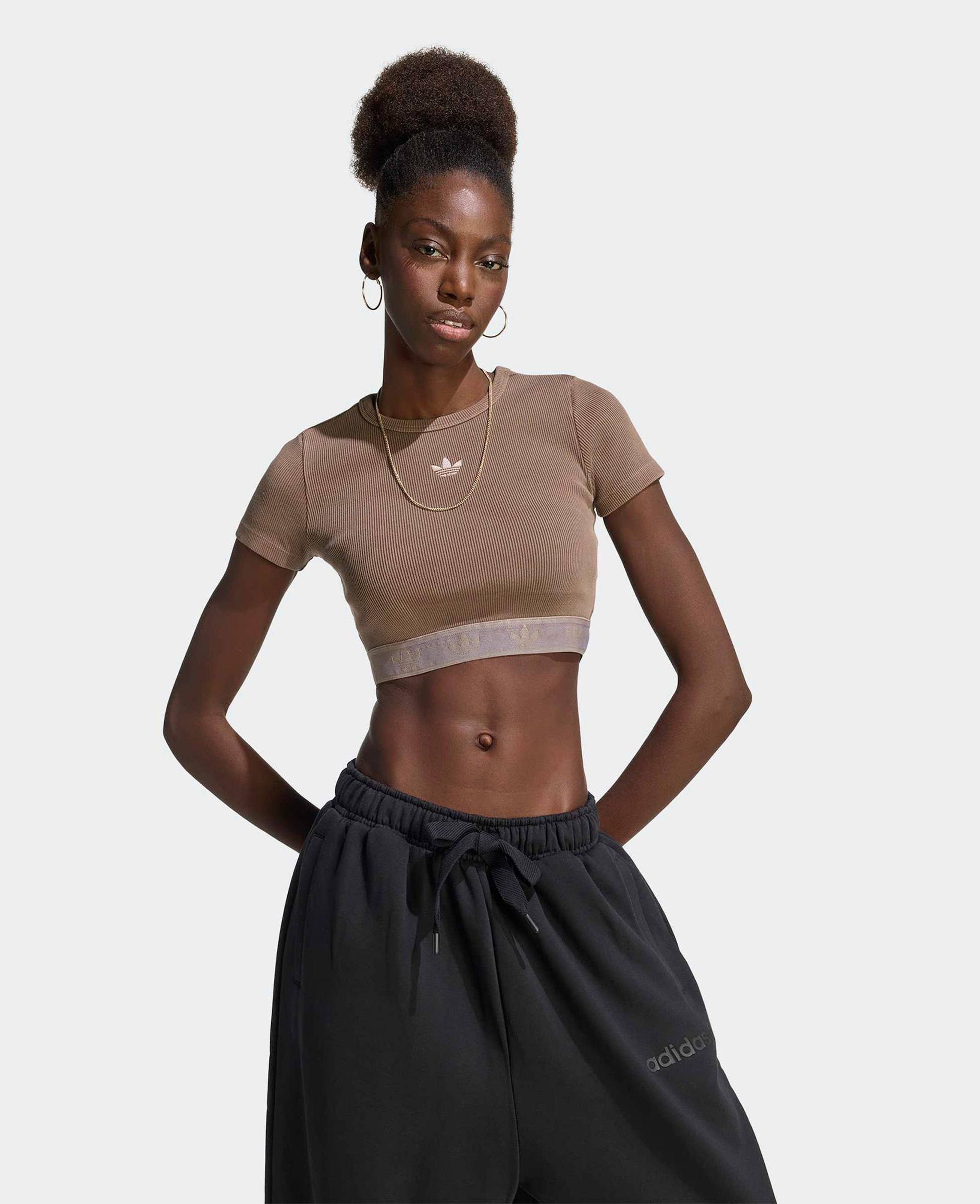 adidas Essentials Wash Kadın Kahverengi Crop T-Shirt