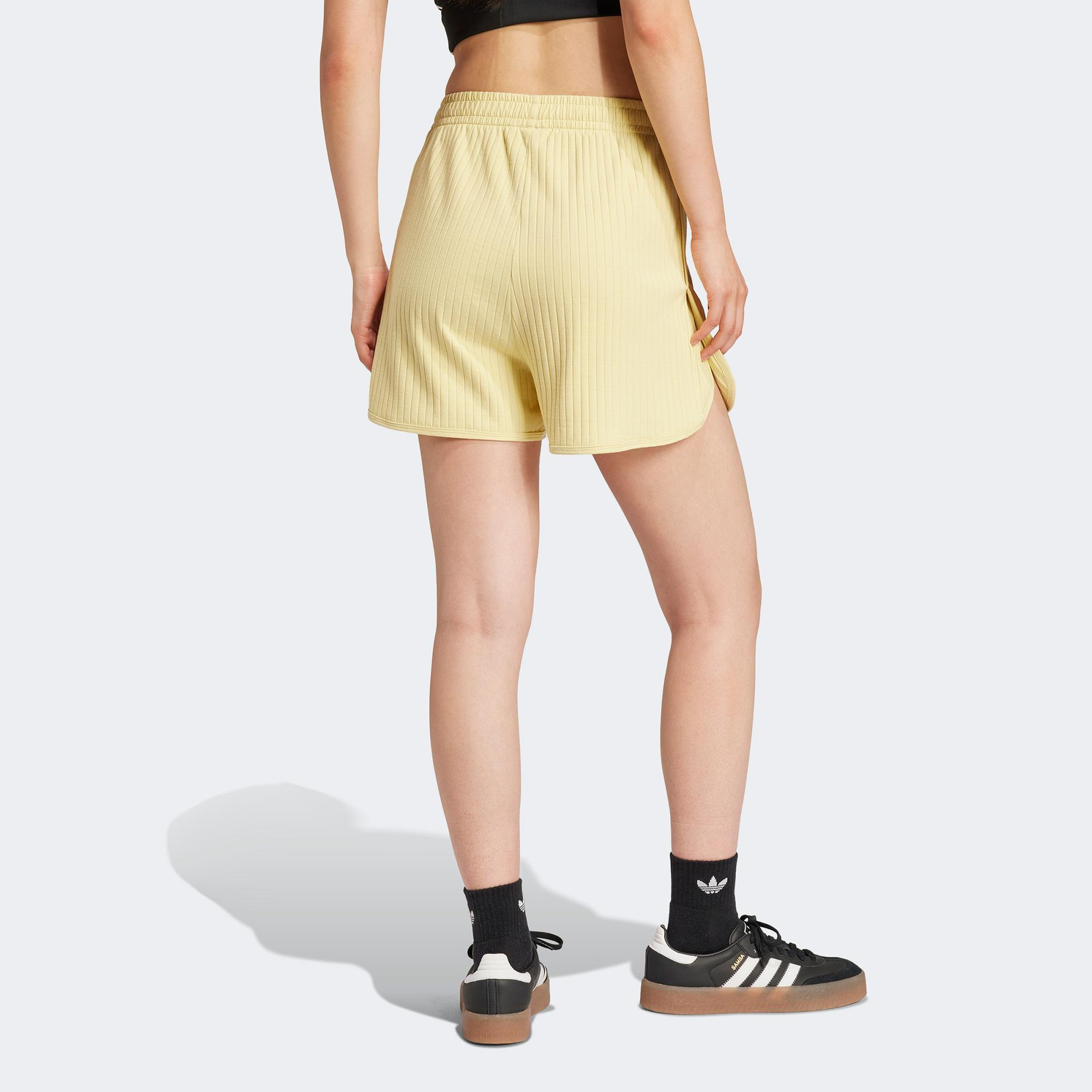 adidas Essentials Wide Rib Sprinter Kadın Sarı Şort