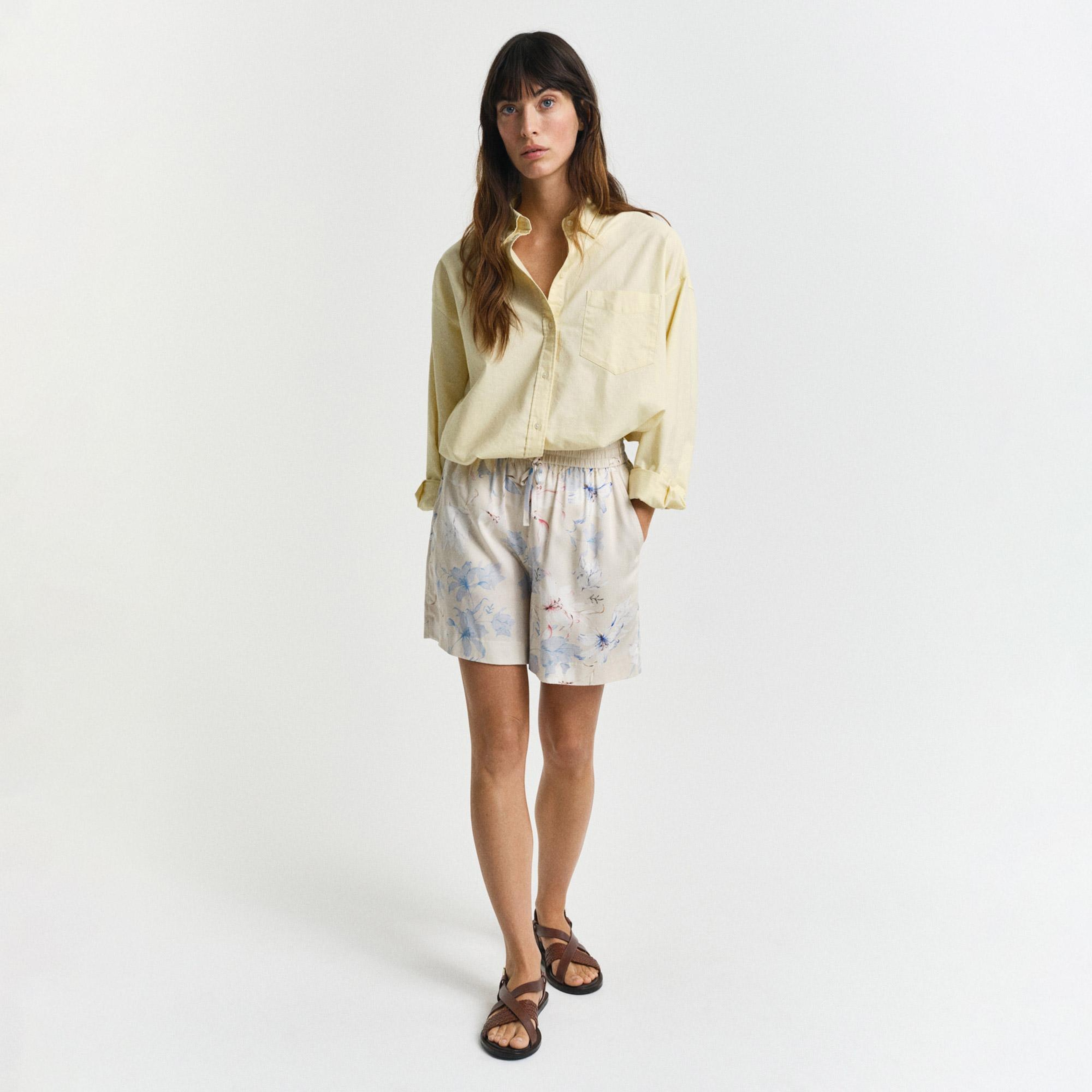 GANT Kadın Krem Relaxed Fit Desenli Şort