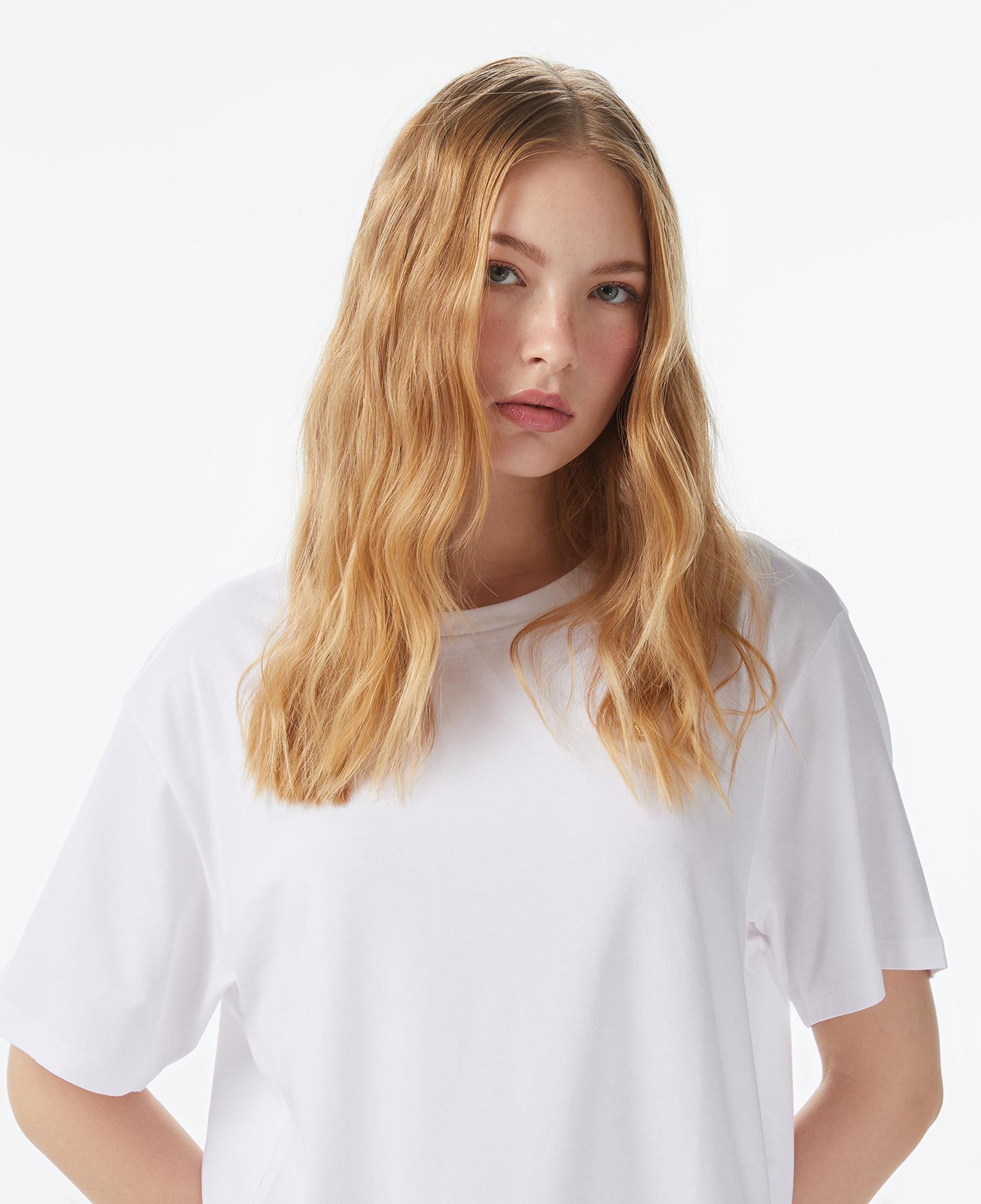 Emporio Armani Train Core Kadın Beyaz T-Shirt