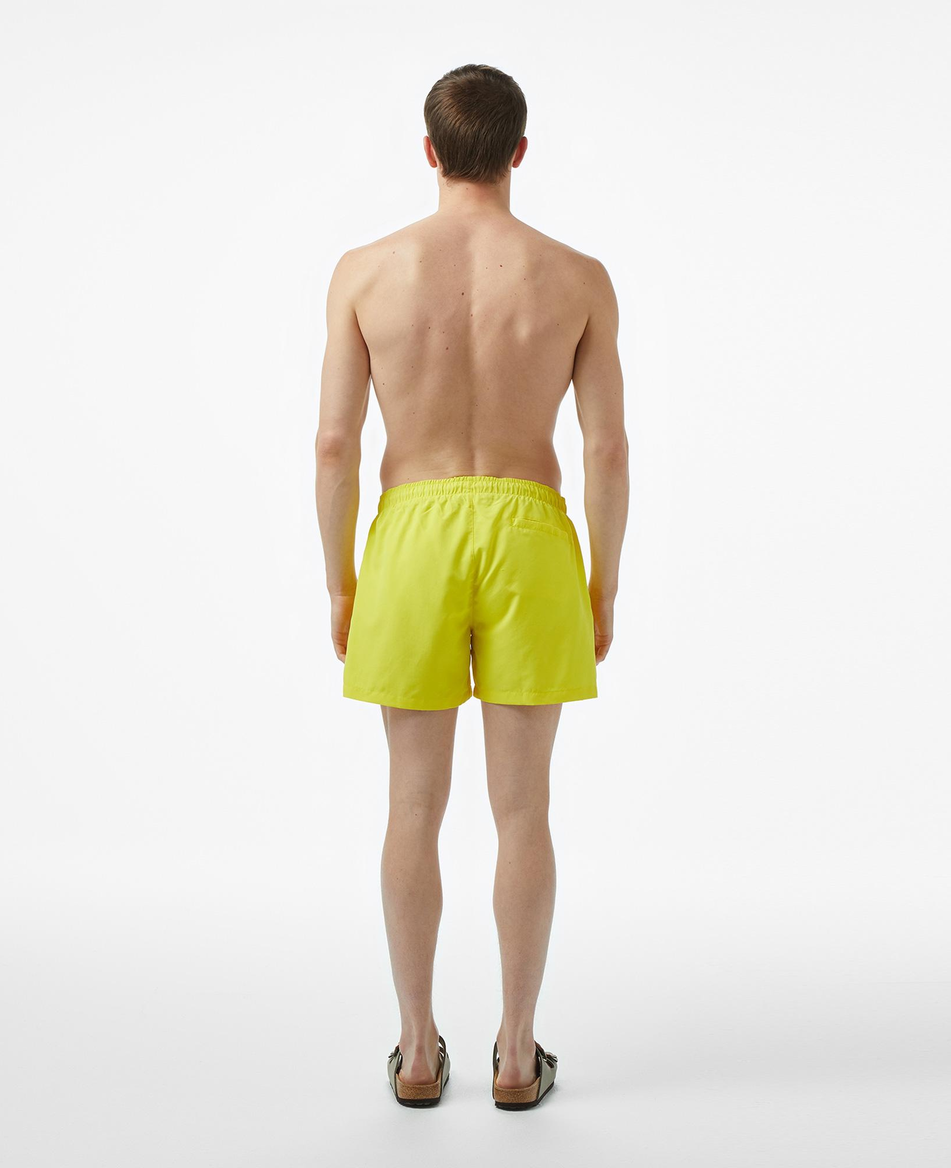 Lacoste Erkek Regular Fit Sarı Deniz Şortu