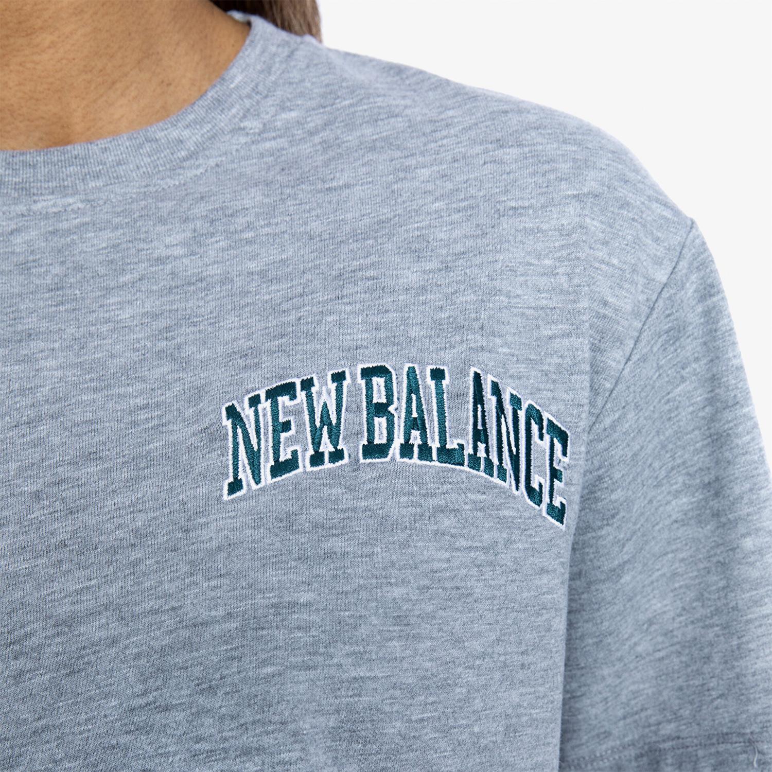 New Balance Lifestyle Kadın Gri Crop T-Shirt
