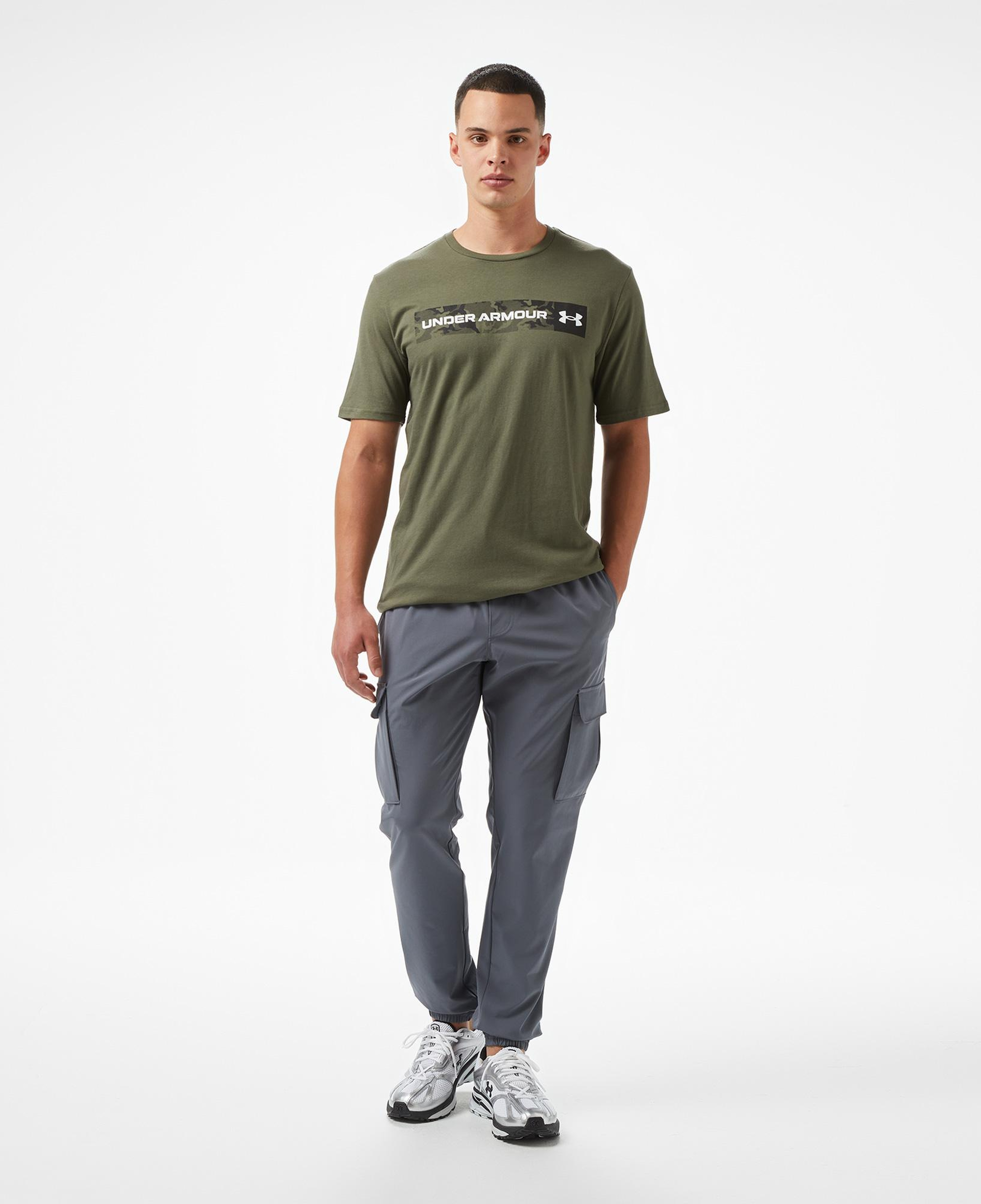 Under Armour Camo Chest Stripe Ss Erkek Haki T-Shirt