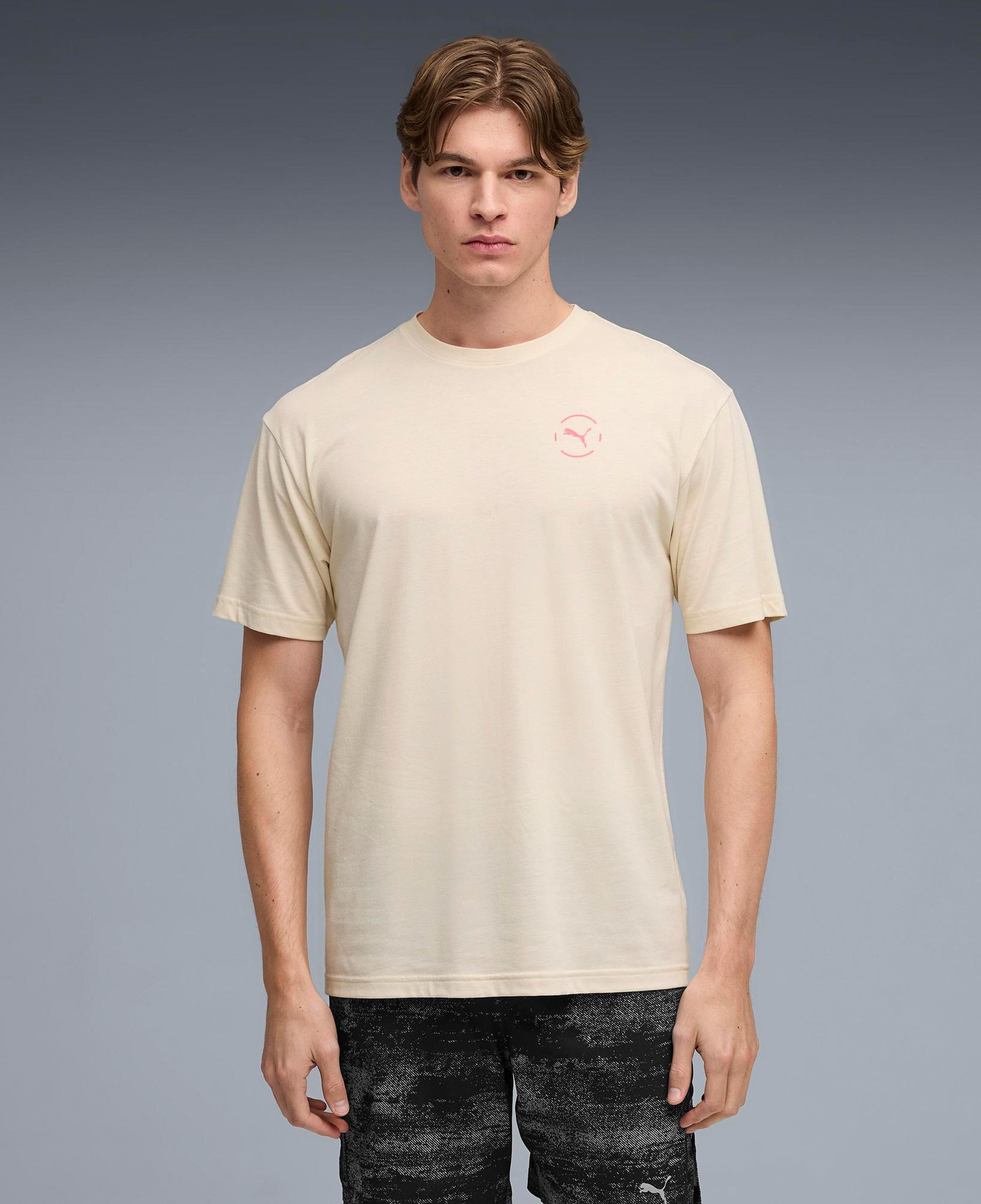 Puma Run Club Relaxed Graphic Erkek Krem Koşu T-Shirt