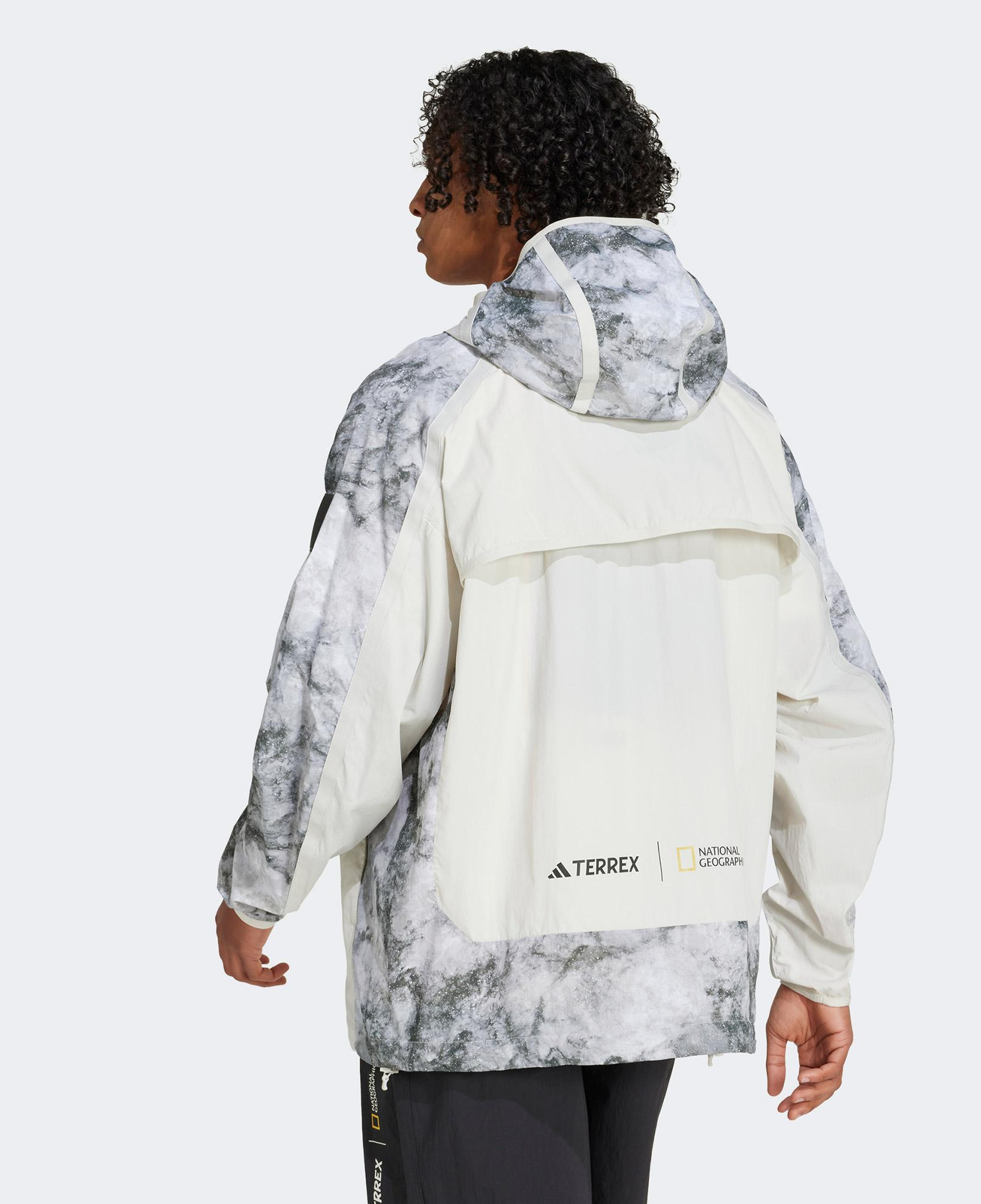 adidas Nat Geo Wind.Rdy Erkek Gri Outdoor Rüzgarlık
