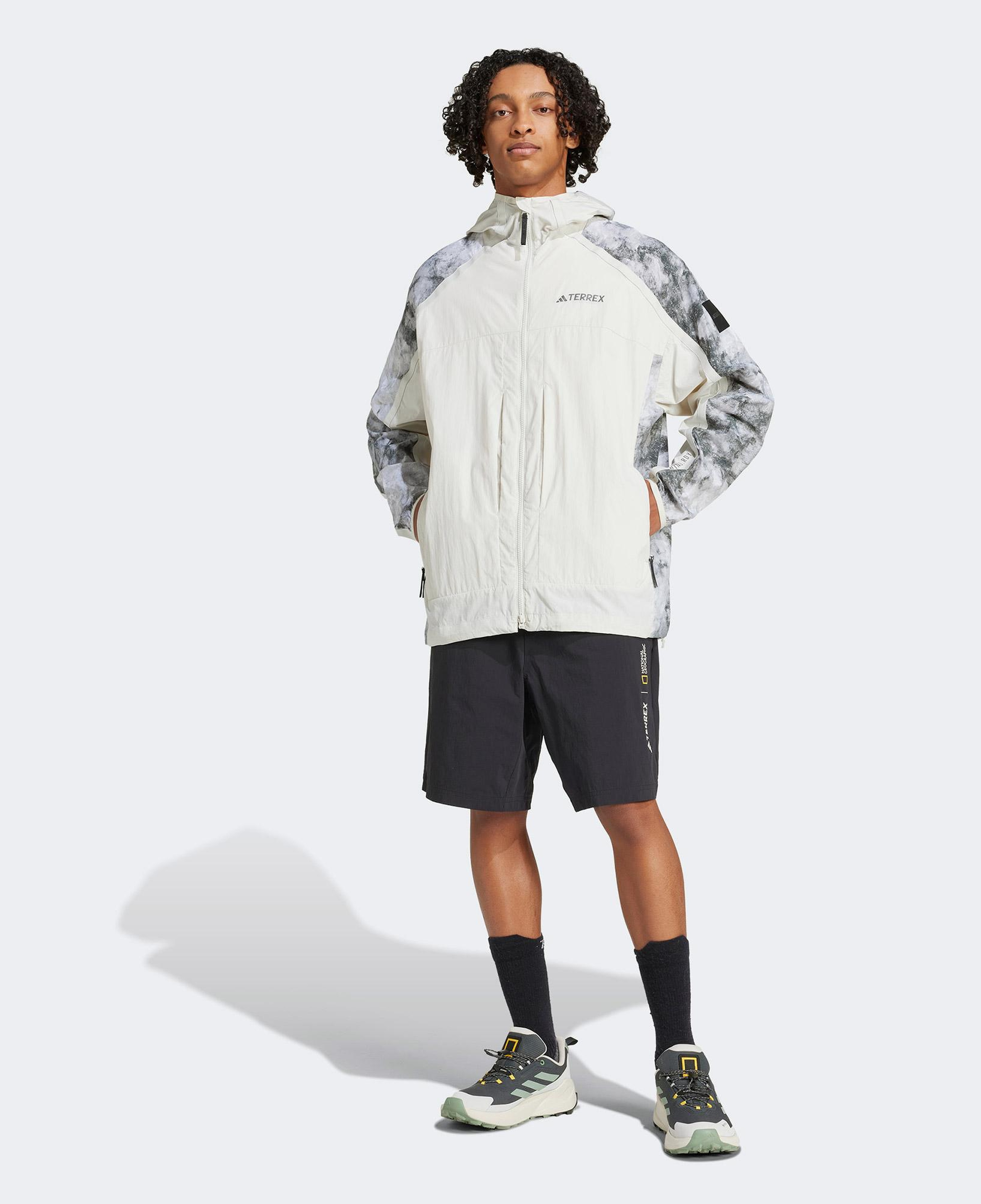 adidas Nat Geo Wind.Rdy Erkek Gri Outdoor Rüzgarlık