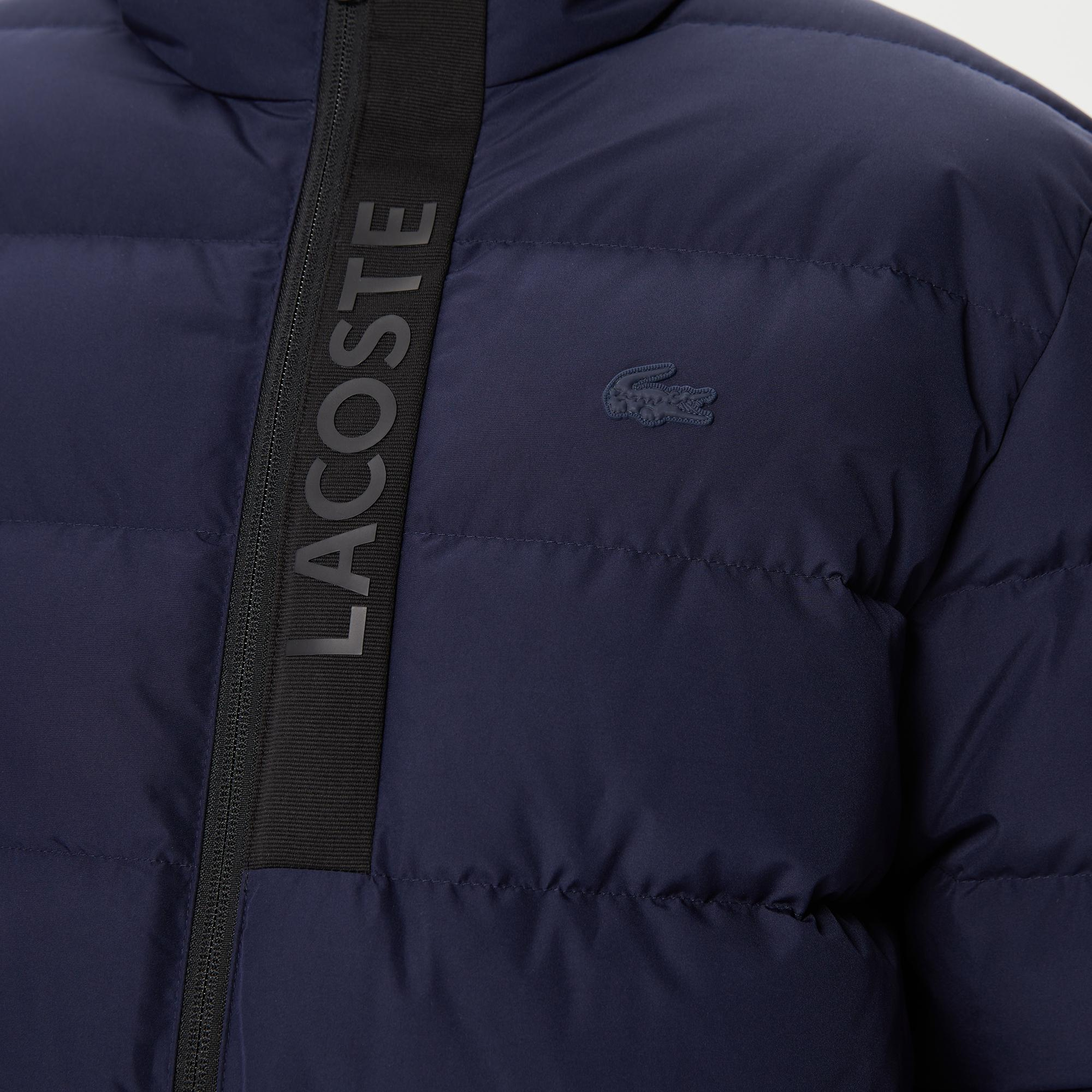 Lacoste Erkek Kapüşonlu Kapitone Baskılı Lacivert Mont