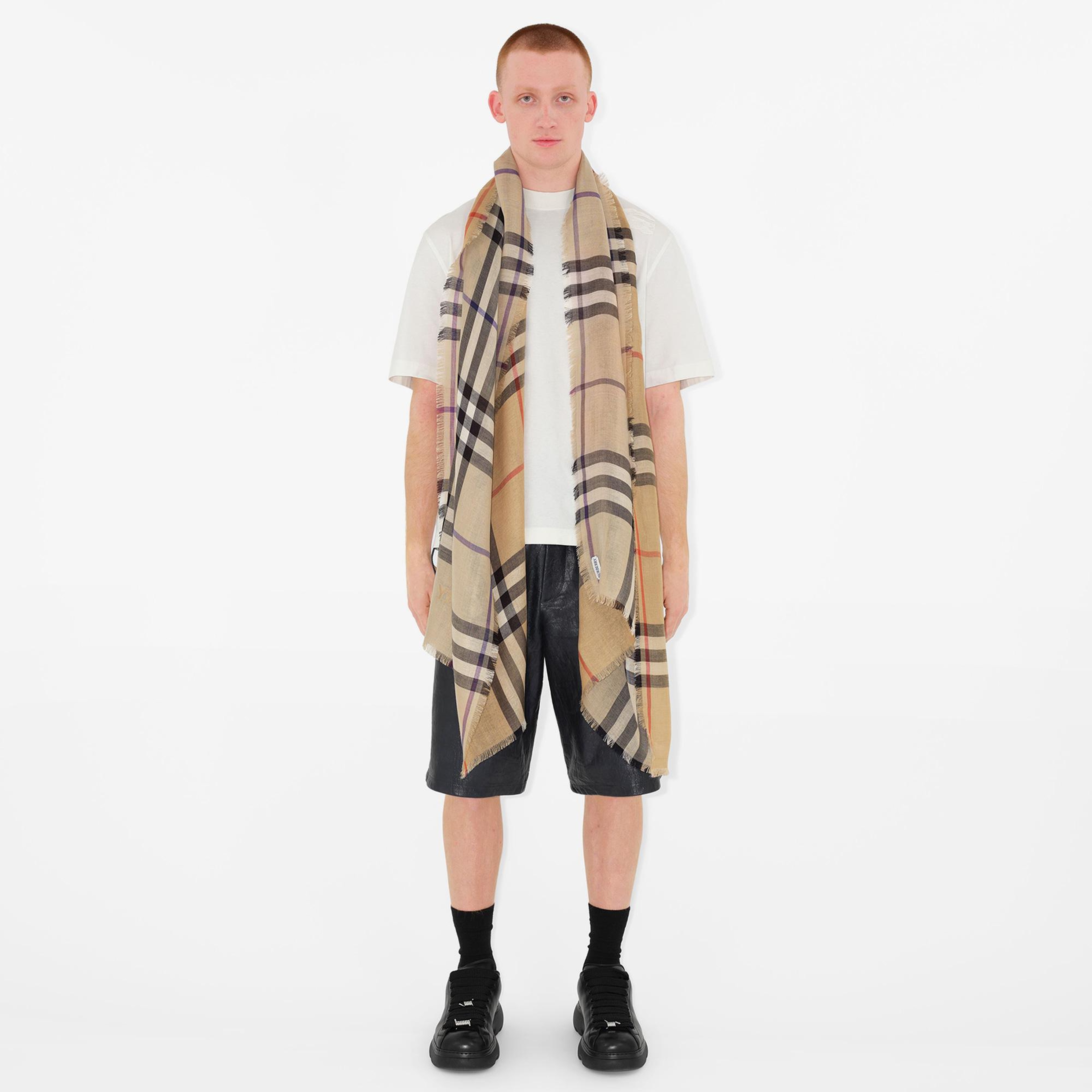 Burberry Gauz Reversible Wool Silk Kadın Bej Atkı