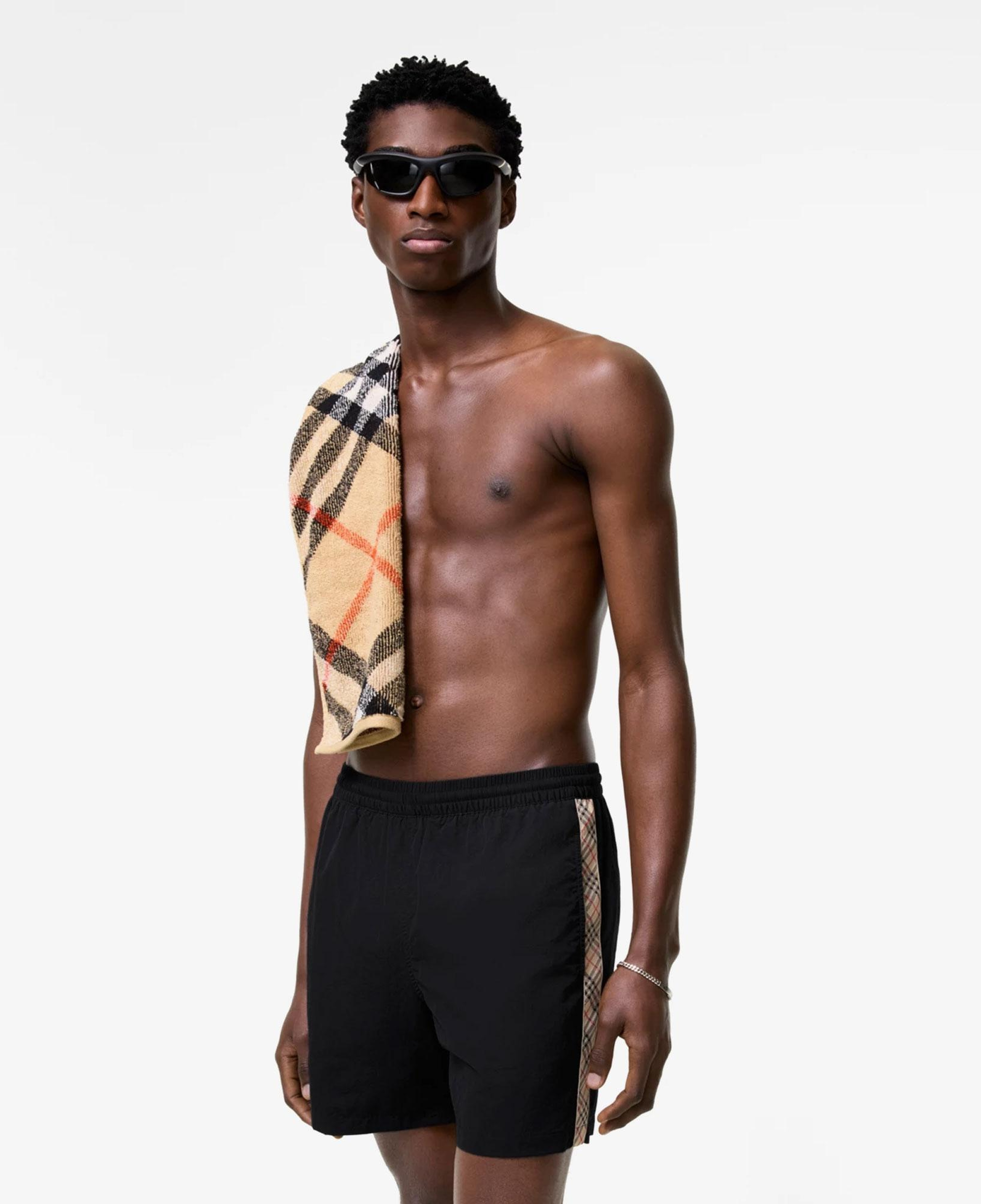 Burberry Check Trim Erkek Siyah Deniz Şortu