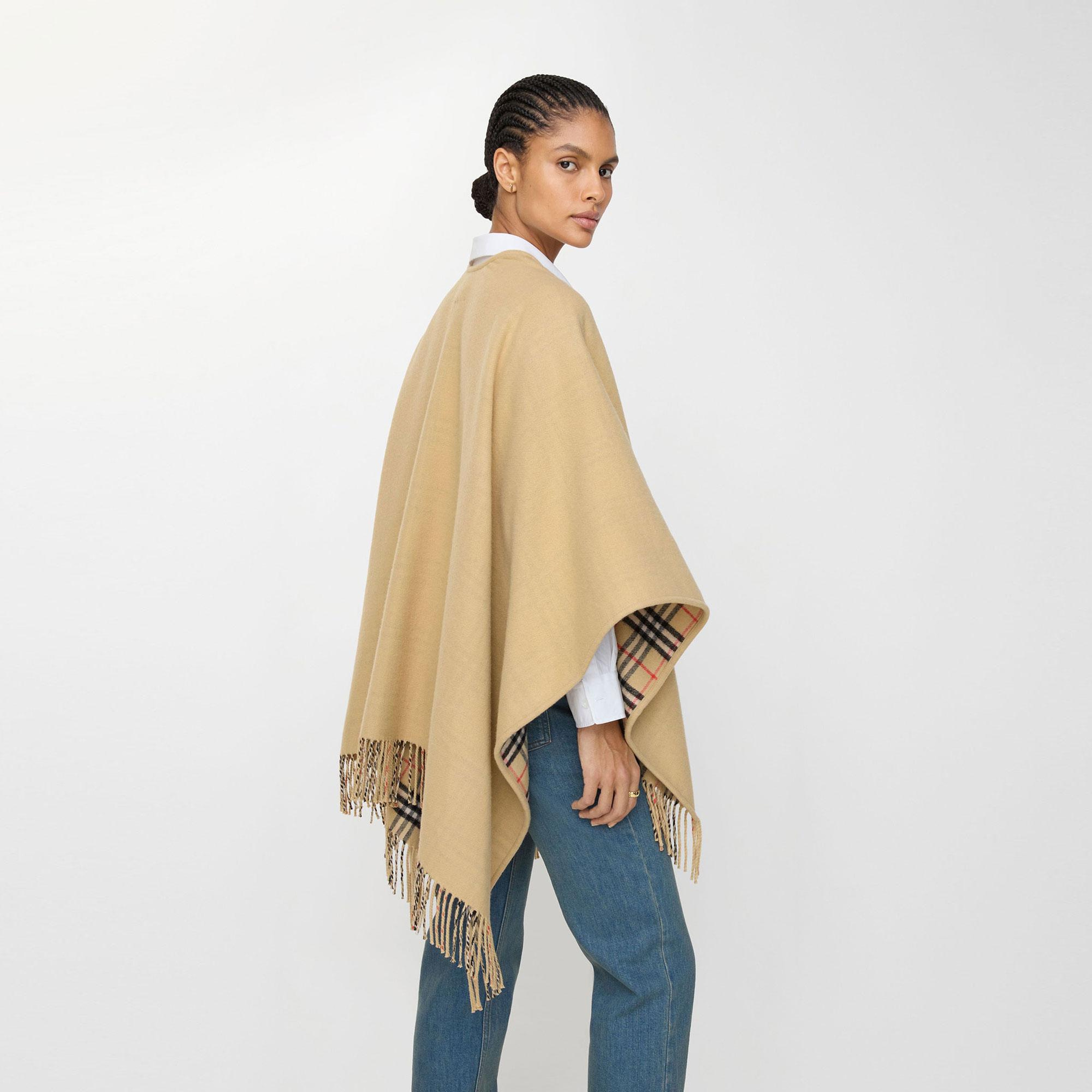 Burberry Reversible Check Wool Kadın Bej Panço
