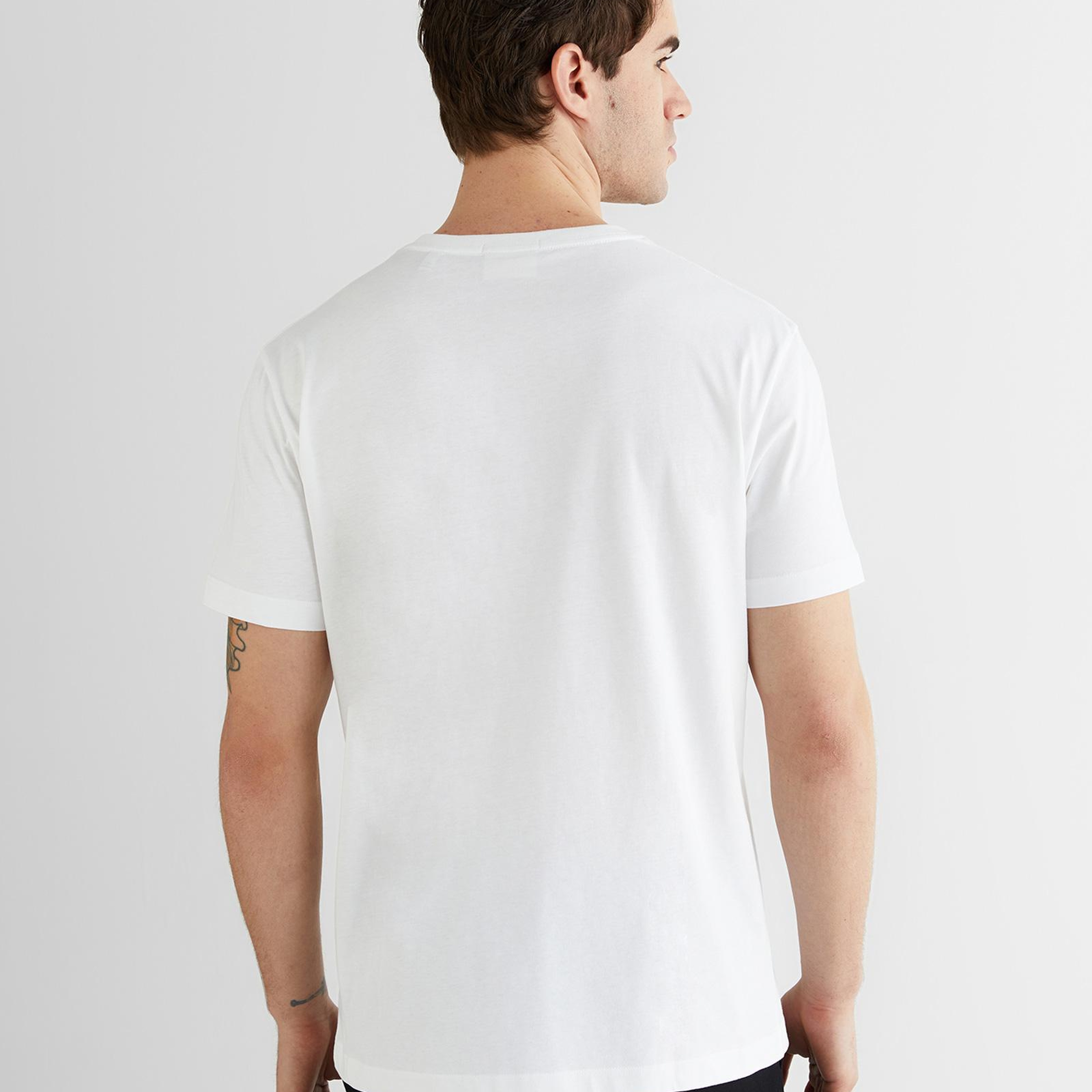 GANT Erkek Beyaz Bisiklet Yaka Regular Fit Logolu T-Shirt