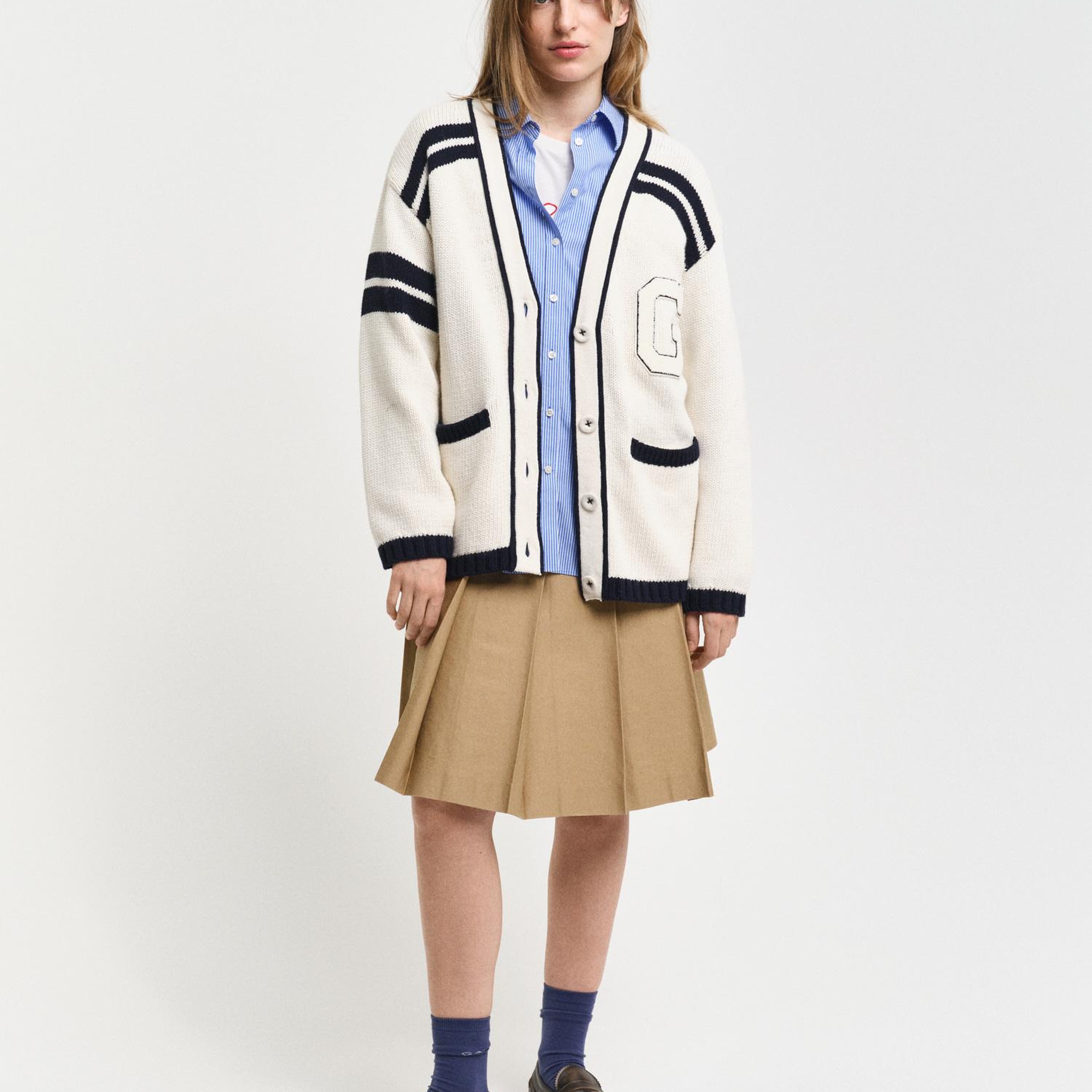 GANT Kadın Beyaz Oversize Fit Klasik Yaka Logolu Hırka