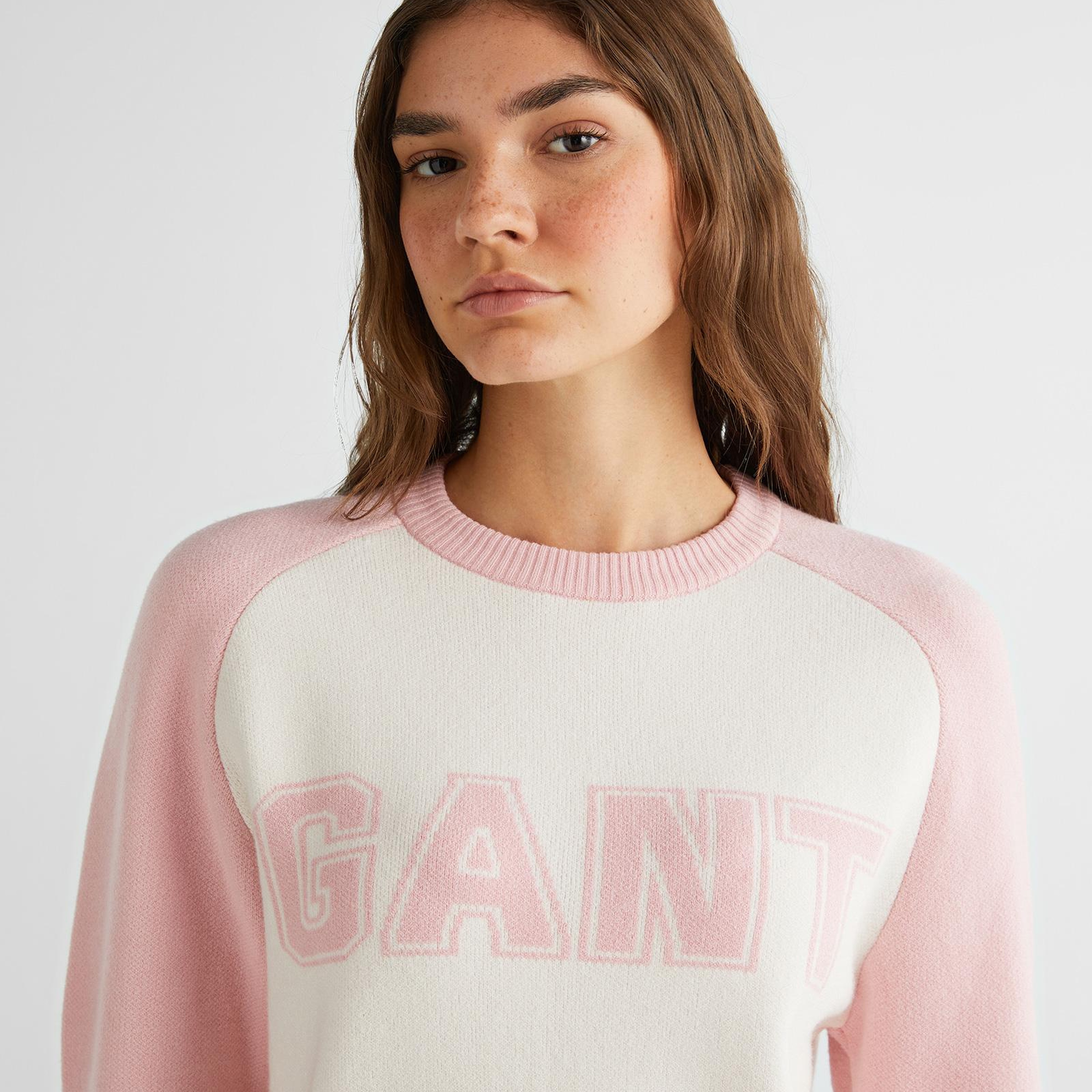 GANT Kadın Krem Regular Fit Bisiklet Yaka Logolu Kazak